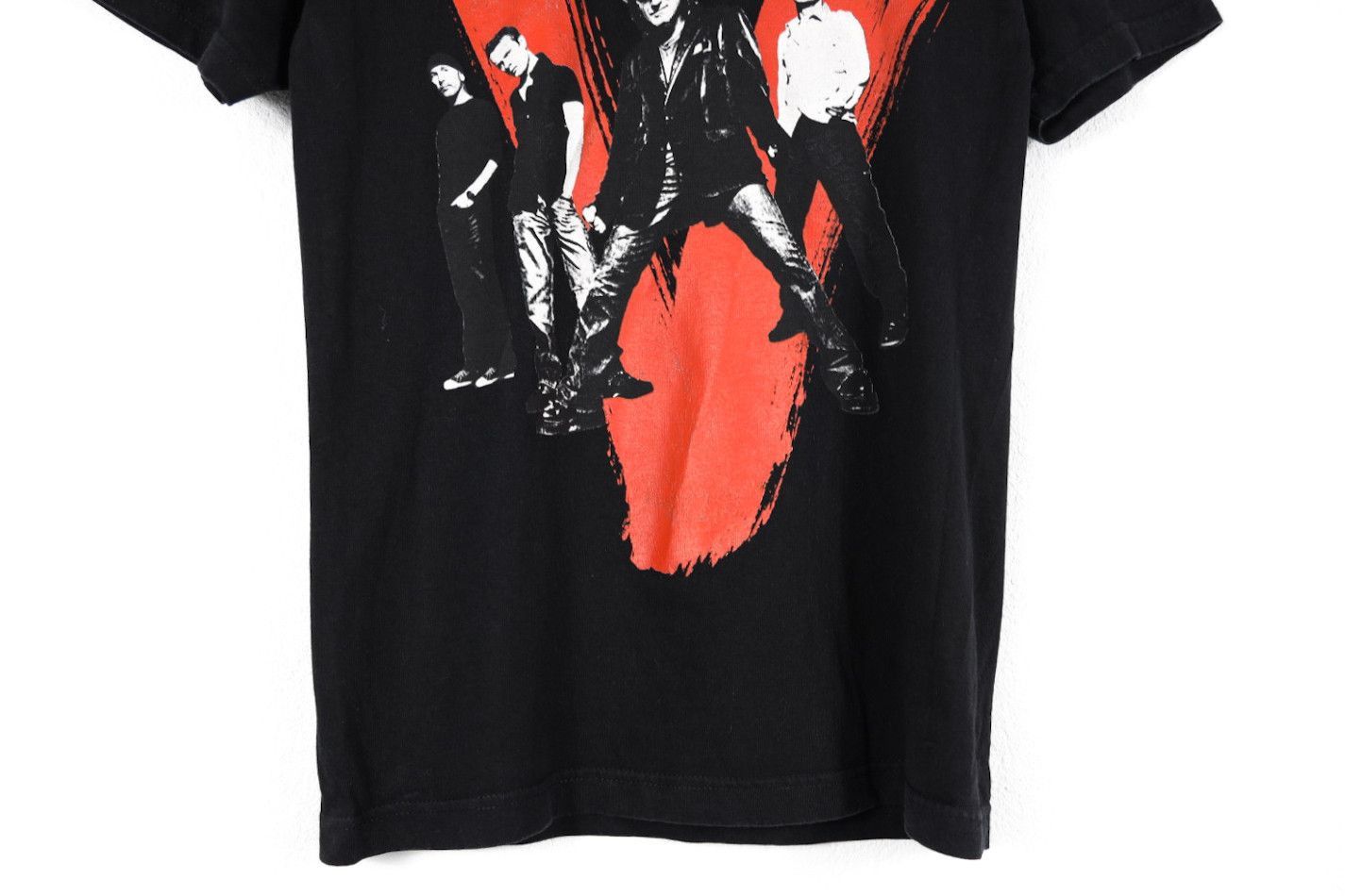 Band Tees × Vintage Vintage Vertigo 2005 Tour Graphic Print Tee T-shirt Y2K Size US S / EU 44-46 / 1 - 3 Thumbnail