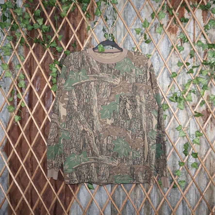 Realtree Medium - Vintage Y2K Realtree camo LS pocket 1990s t-shirt Size US M / EU 48-50 / 2 - 1 Thumbnail