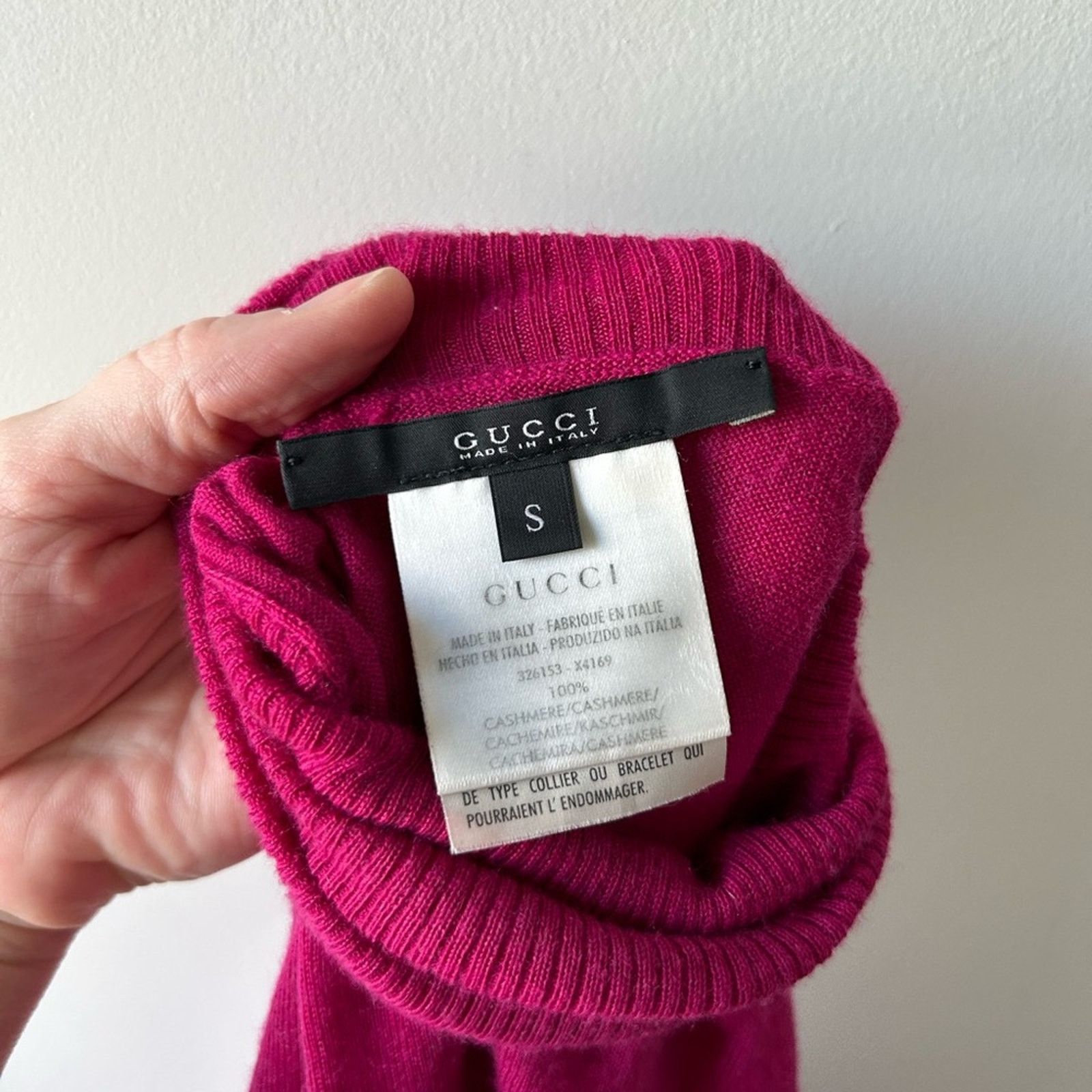 Gucci Gucci fuchsia short sleeve cashmere turtleneck SMALL (AS IS) Size S / US 4 / IT 40 - 2 Thumbnail