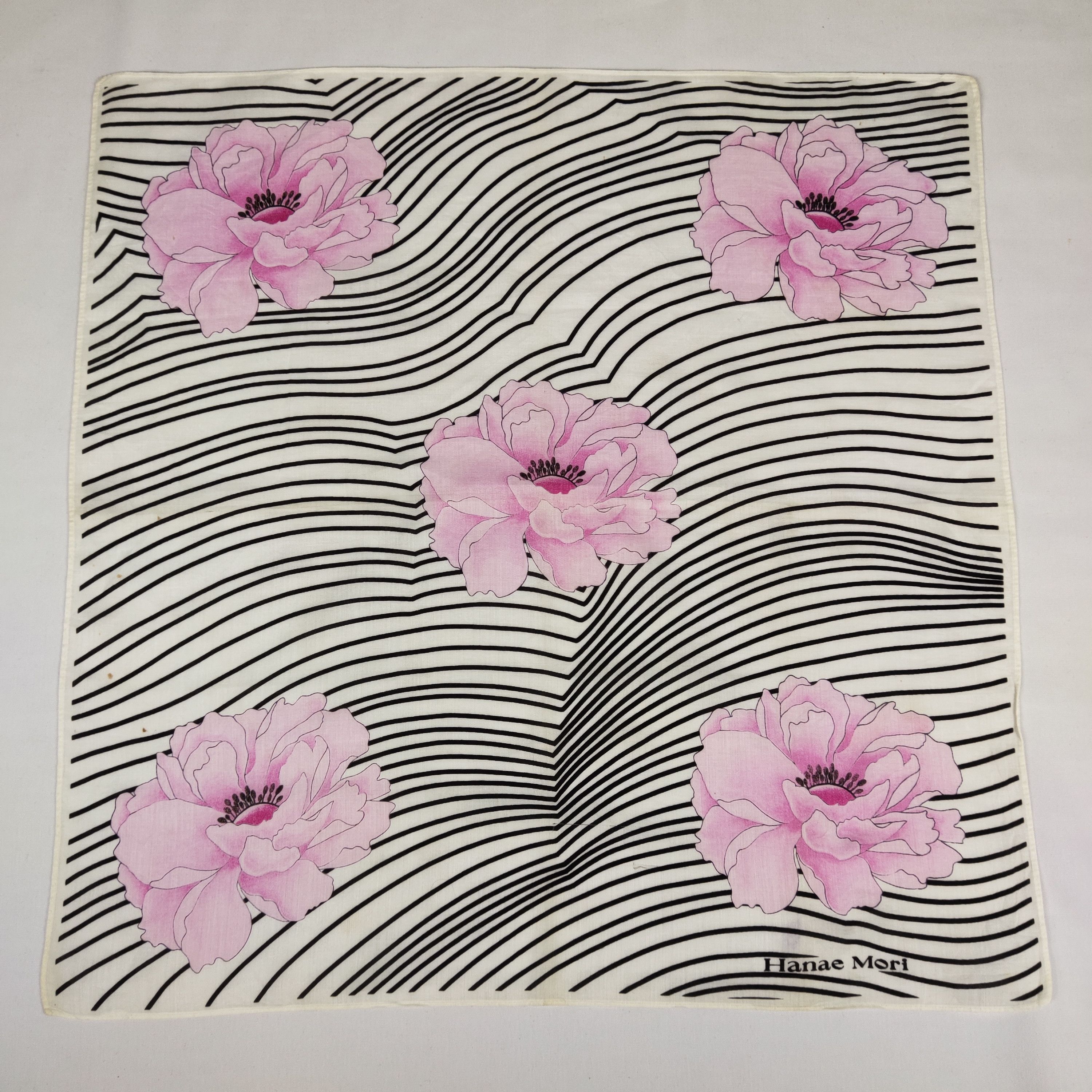 Hanae Mori × Vintage Hanae Mori Handkerchief / Neckerchief / Bandana FZ298 Size ONE SIZE - 3 Thumbnail