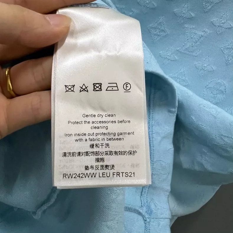 Louis Vuitton louis vuitton Blue logo embossed chain short sleeves Size US XL / EU 56 / 4 - 2 Thumbnail