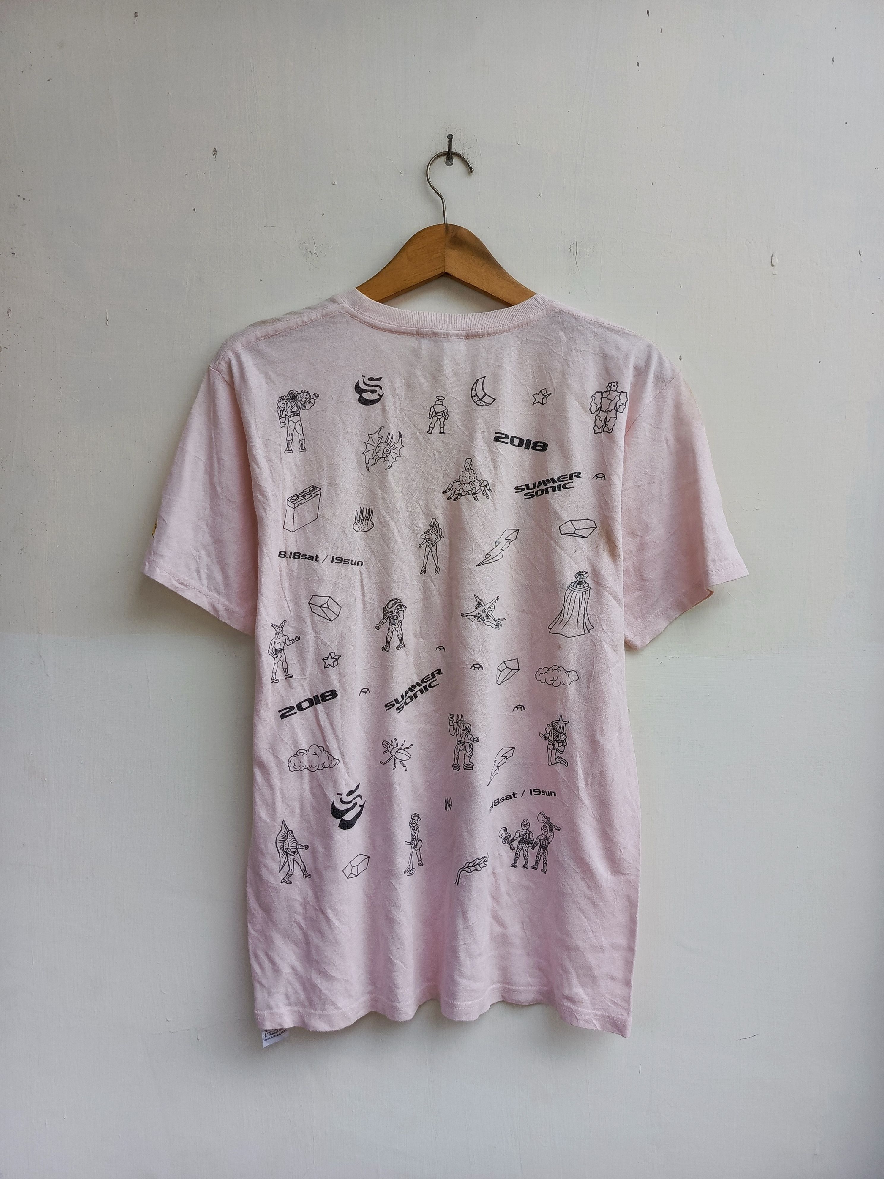 Band Tees Summer Sonic 2018 Graphic T-Shirt Soft Pink Size US L / EU 52-54 / 3 - 5 Thumbnail