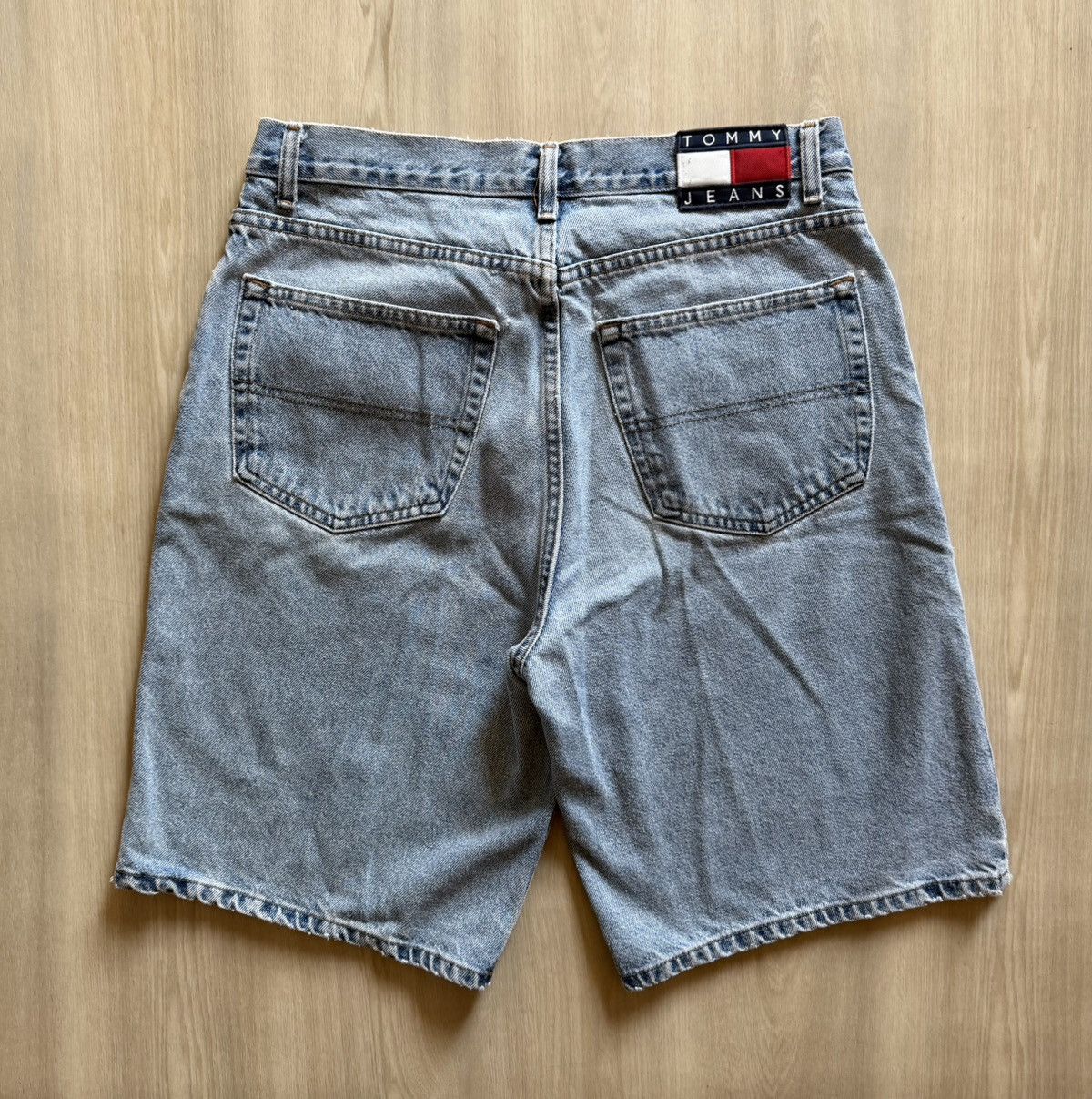 Tommy Hilfiger Vintage 90s Tommy Hilfiger Denim Jean Shorts Flag Patch Sz34 Size US 34 / EU 50 - 1 Thumbnail