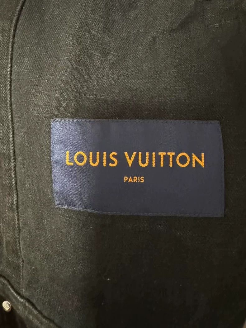 Louis Vuitton Louis Vuitton Black washed denim jacket Size US M / EU 48-50 / 2 - 3 Thumbnail