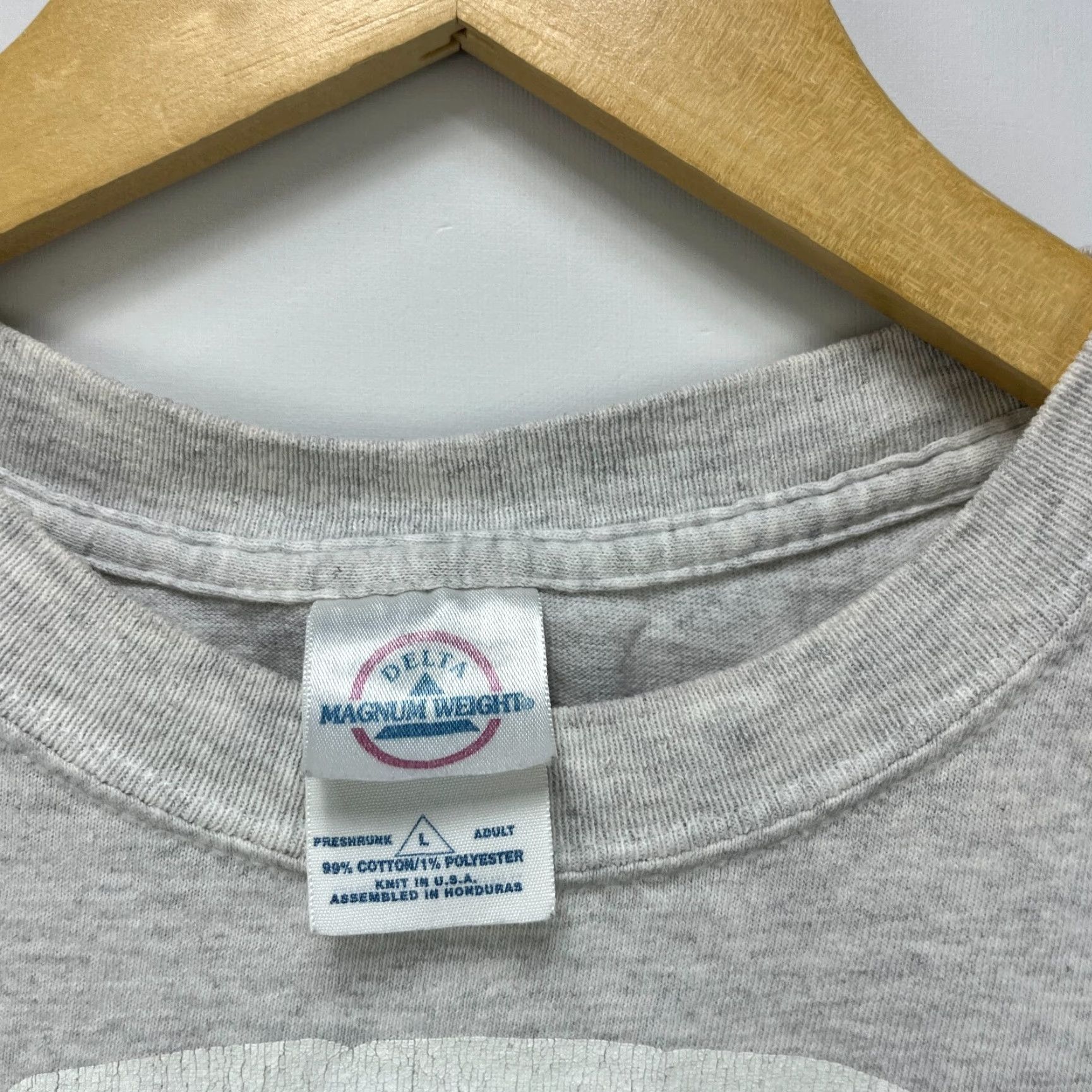 The Mountain VINTAGE Ohio University Bobcats T-shirt L Mens Gray 90s/Concert/Football? Just kidding. Size US L / EU 52-54 / 3 - 4 Thumbnail
