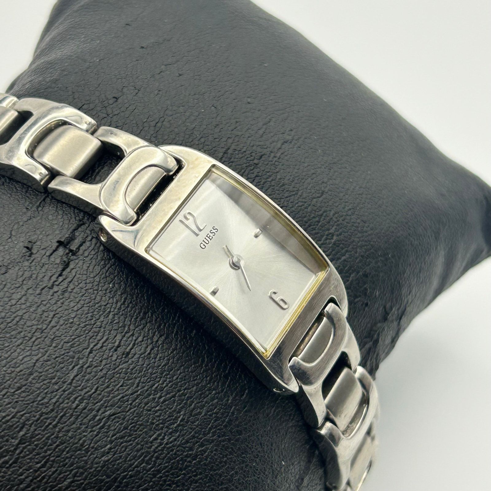 Guess Guess Silver Tone Women’s Watch Working New Battery Size ONE SIZE - 3 Thumbnail