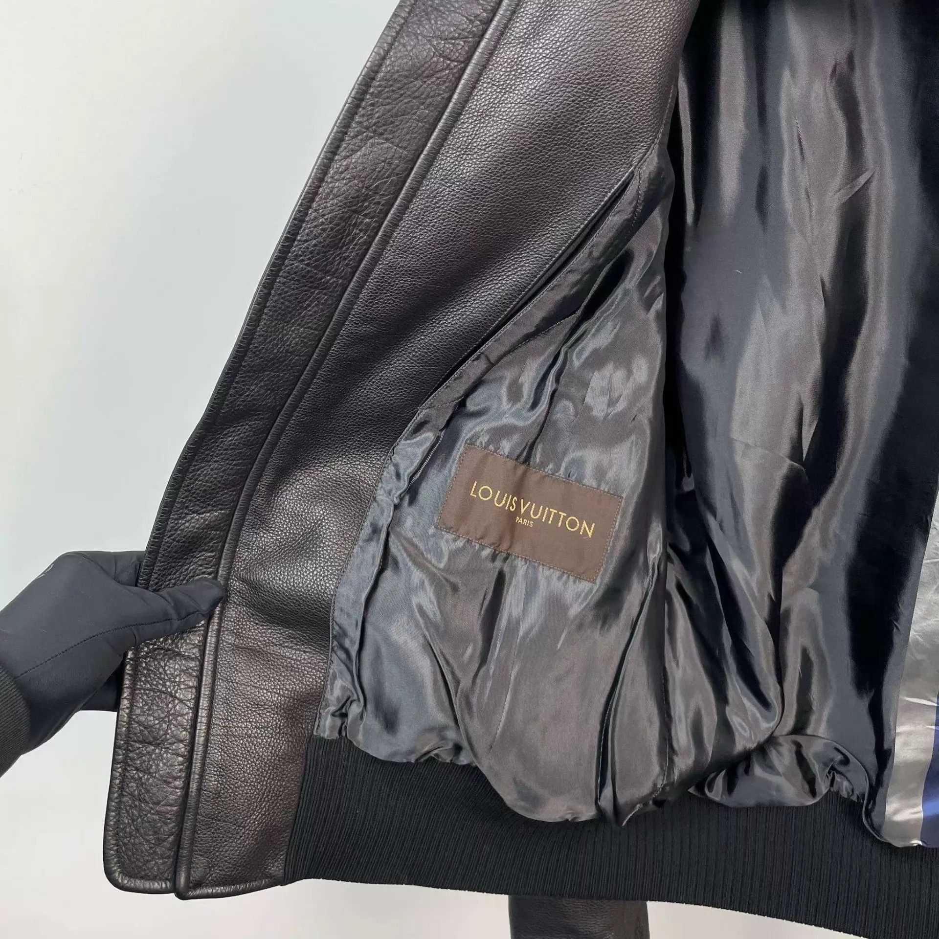 Louis Vuitton LV short biker leather jacket black 50 Size US M / EU 48-50 / 2 - 8 Thumbnail