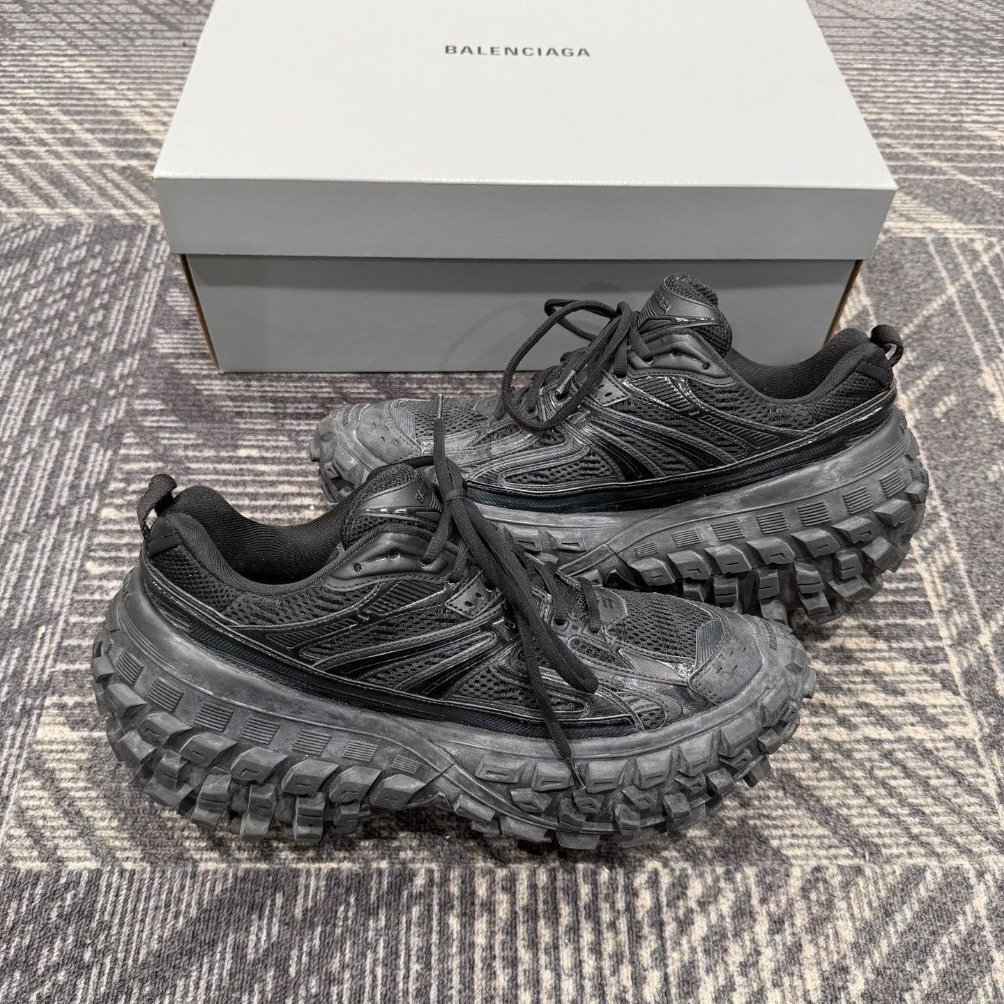 Balenciaga Balenciaga Bouncer Retro Distressed Tire Shoe Size US 5 / EU 37 - 5 Thumbnail
