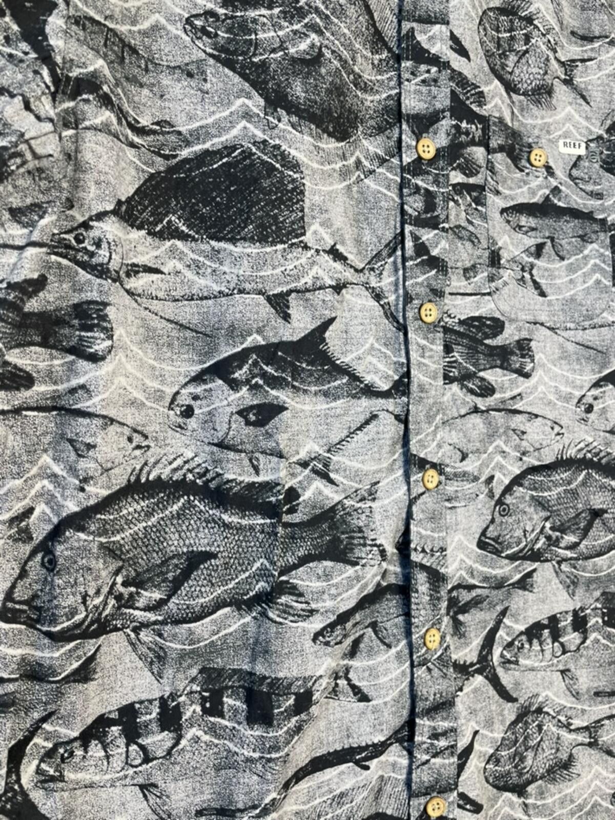 REEF REEF Fish Camo Short Sleeve Button-Down Coastal Grandpa Sz M Size US M / EU 48-50 / 2 - 5 Thumbnail