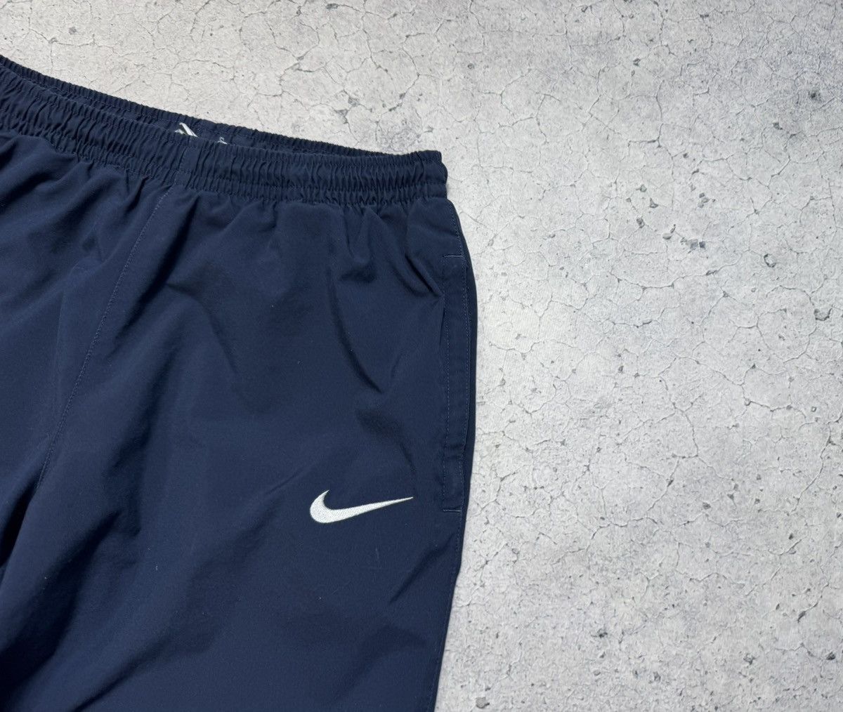 Nike Nike Nylon Vintage Baggy Track Pants Drill Swoosh Y2K Blue Size US 32 / EU 48 - 3 Thumbnail