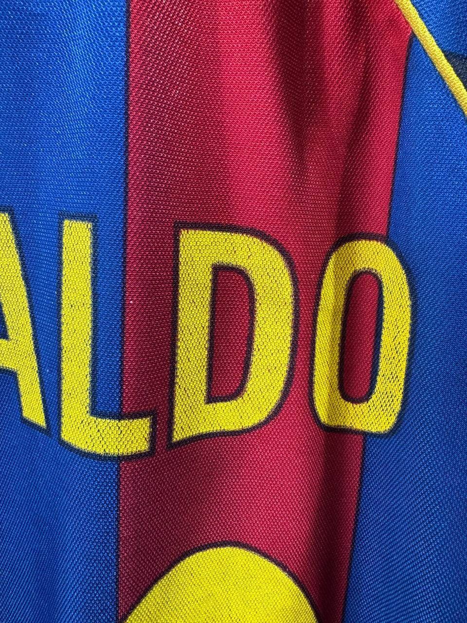 Vintage Vintage FC Barcelona #10 Rivaldo Soccer Jersey Shirt Size US L / EU 52-54 / 3 - 22 Thumbnail