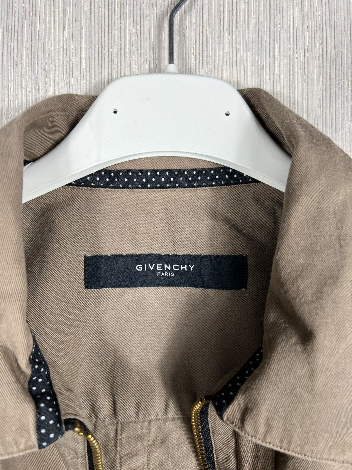 Givenchy Archival Givenchy zip overshirt jacket buttons shirt pockets Size US M / EU 48-50 / 2 - 10 Thumbnail