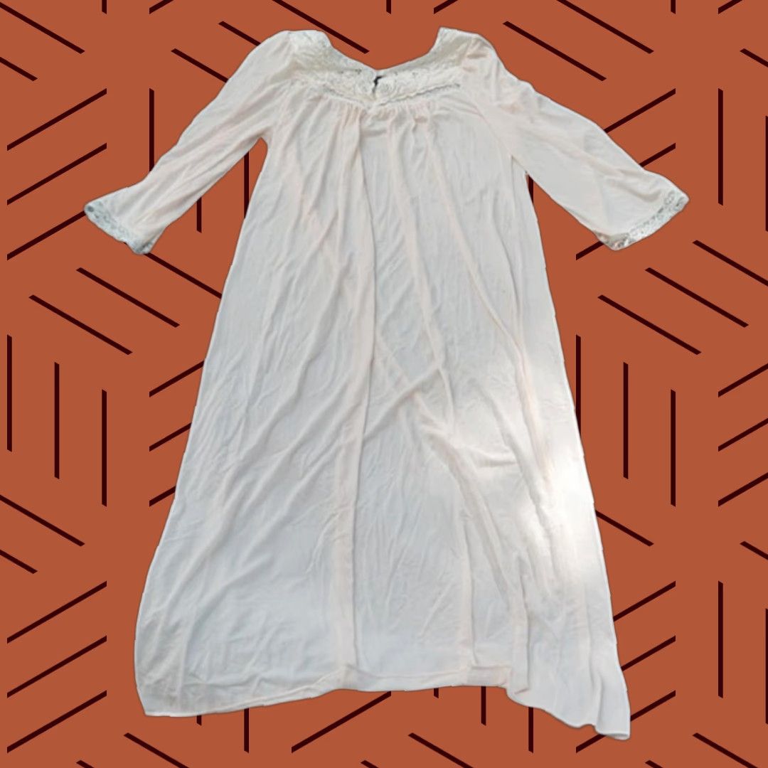 Vintage VINTAGE Lorraine Nightgown Women Embroidered Flowers White M Nightgown Womens Lorraine Nightgown Size M White Embroidered Flowers Vintage Women Size ONE SIZE - 1 Thumbnail