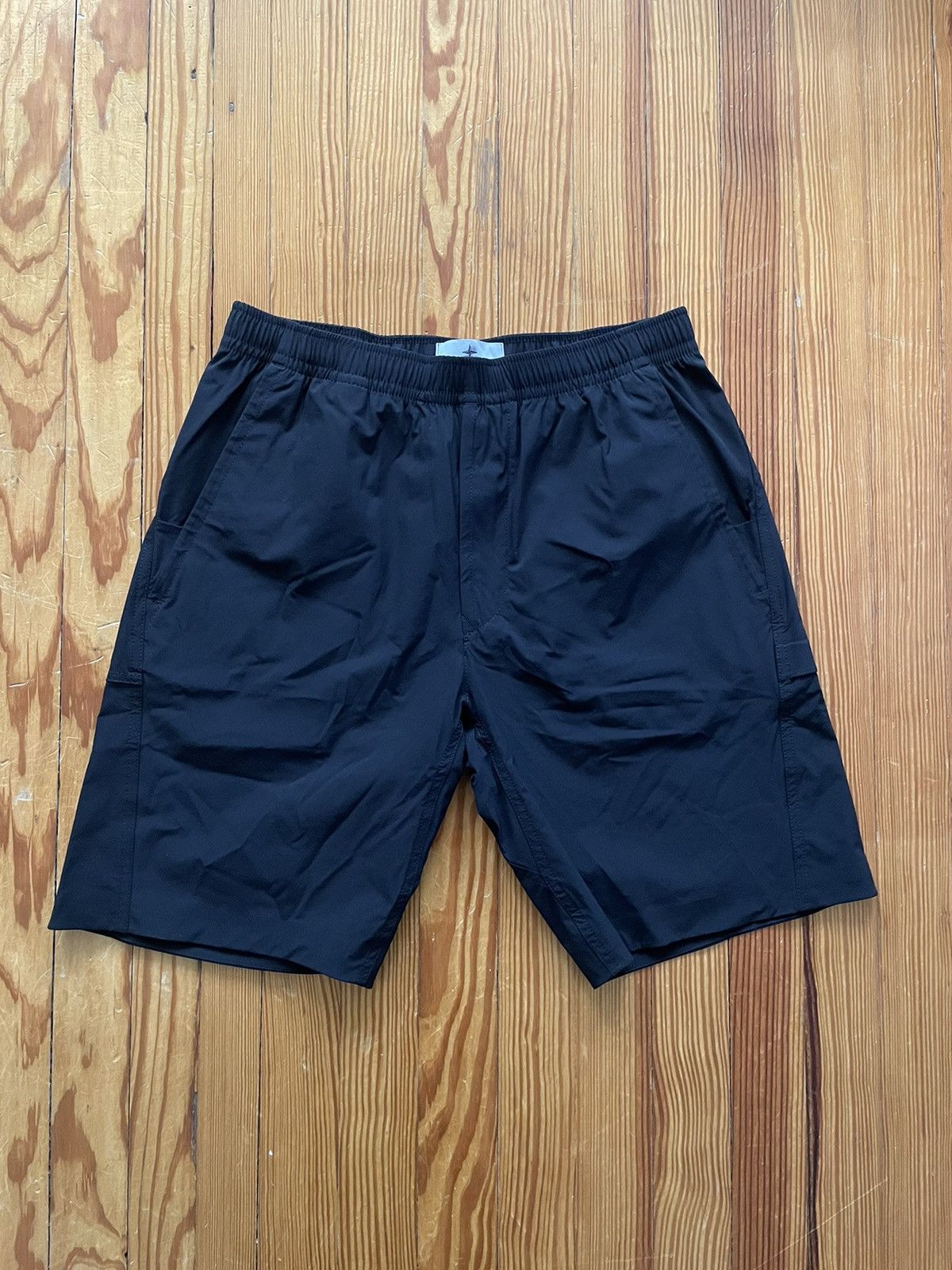Stone Island Stone Island Stellina Logo Shorts Tech Cargo Black Size US 32 / EU 48 - 4 Thumbnail