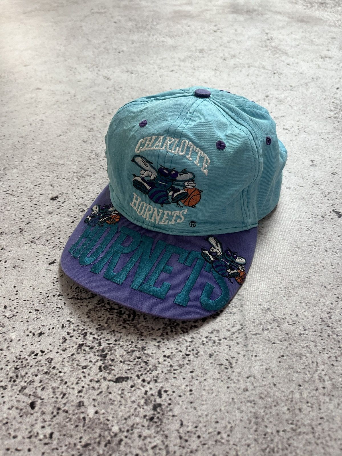 NBA × Vintage Vintage 90's Charlotte Hornets Basketball NBA OG Cap Hat Size ONE SIZE - 1 Thumbnail