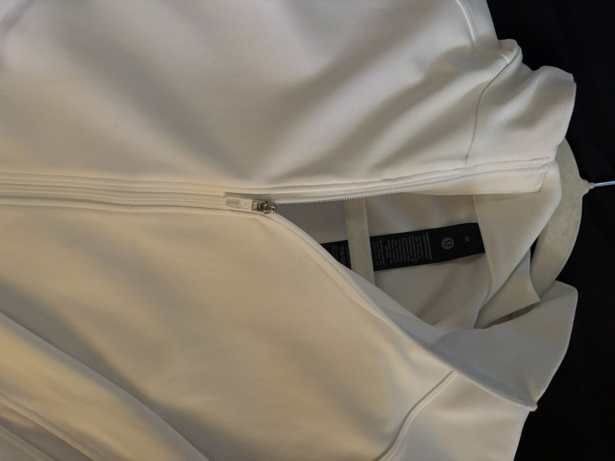 Lululemon Lululemon white jacket Size US M / EU 48-50 / 2 - 2 Thumbnail