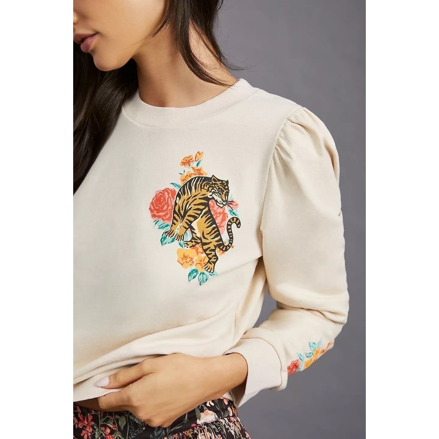 Anthropologie Tiger Print Cream Sweatshirt With Ruffle Shoulder Detail Size XS / US 0-2 / IT 36-38 - 4 Thumbnail