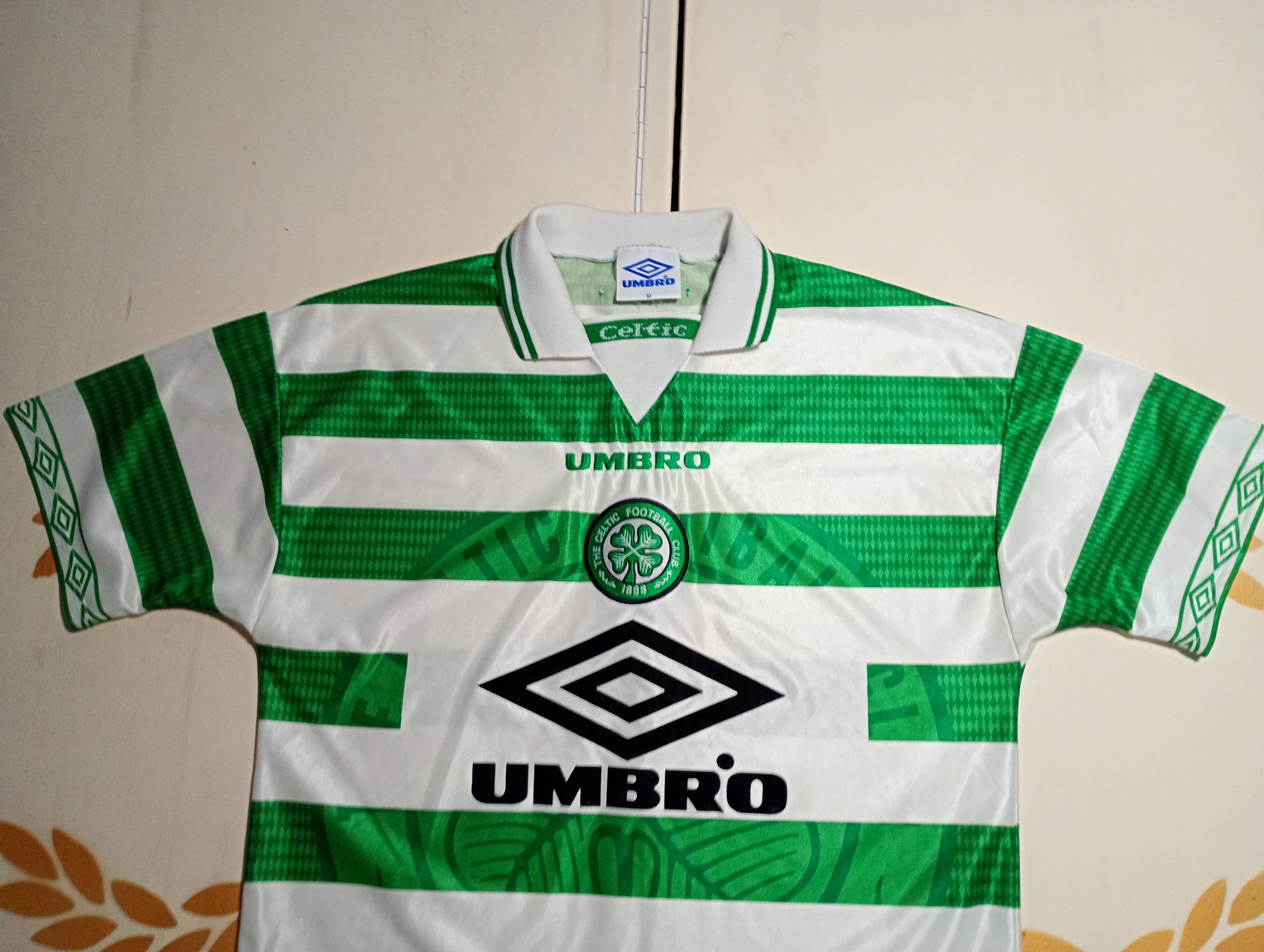 Umbro Umbro Celtic Home Jersey 1997-1999 Size US M / EU 48-50 / 2 - 4 Thumbnail