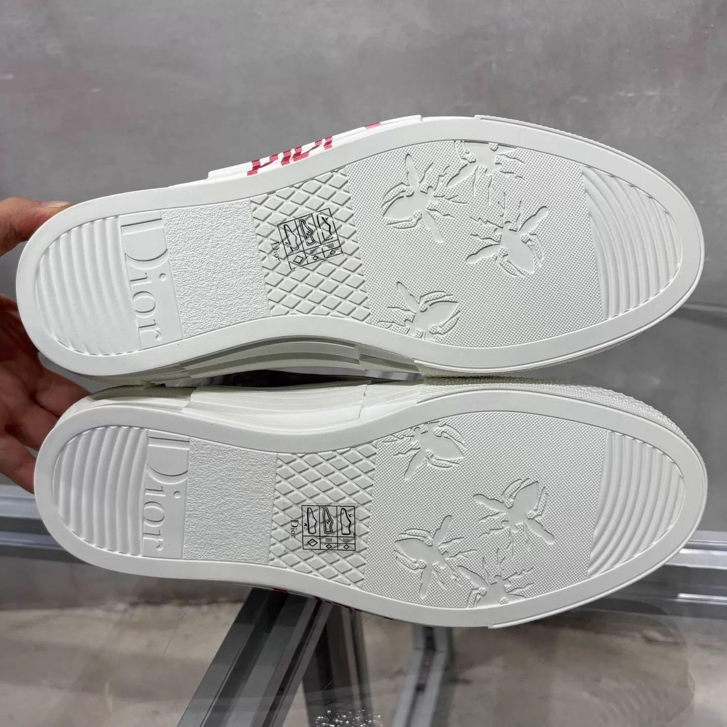 Dior Dior B23 Year of the Ox Oblique Sneaker 39 new w/ box Size US 8.5 / IT 38.5 - 7 Thumbnail
