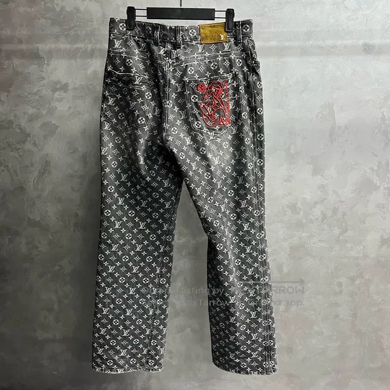Louis Vuitton Louis Vuitton Logo Full Print Loose Jeans Size US 33 - 2 Thumbnail