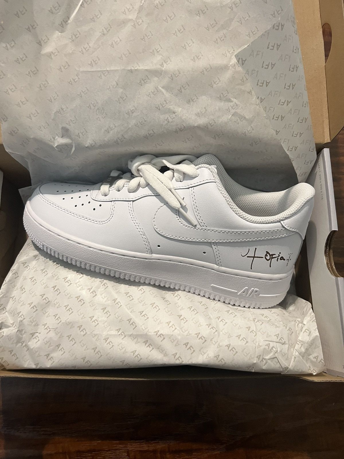 Nike × Travis Scott NIKE x CACTUS JACK AIR FORCE 1 UTOPIA Size US 8.5 / EU 41-42 - 2 Thumbnail