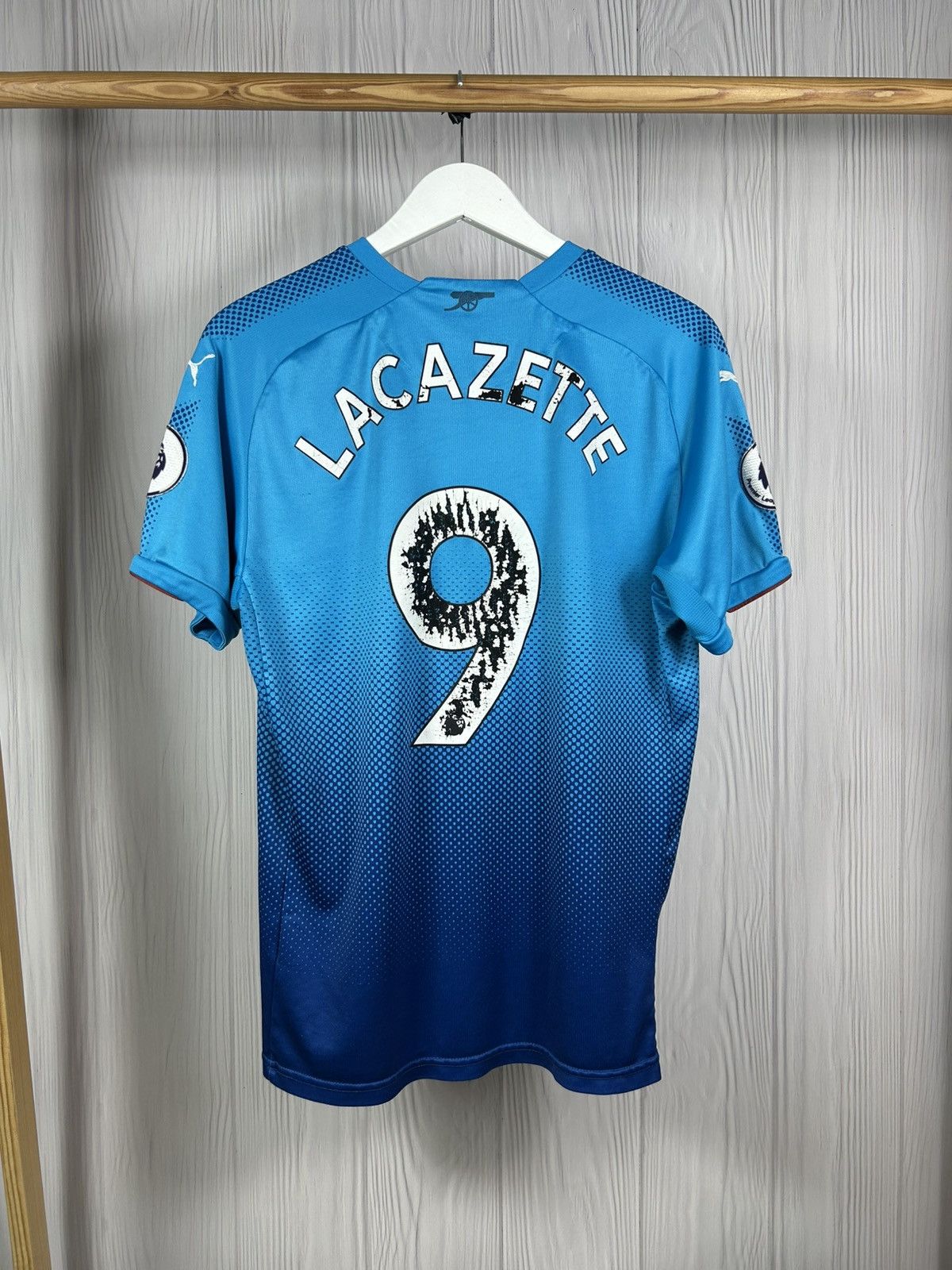 Puma Lacazette #9 Arsenal Jersey Away Football Shirt 2017/18 Size US M / EU 48-50 / 2 - 2 Thumbnail