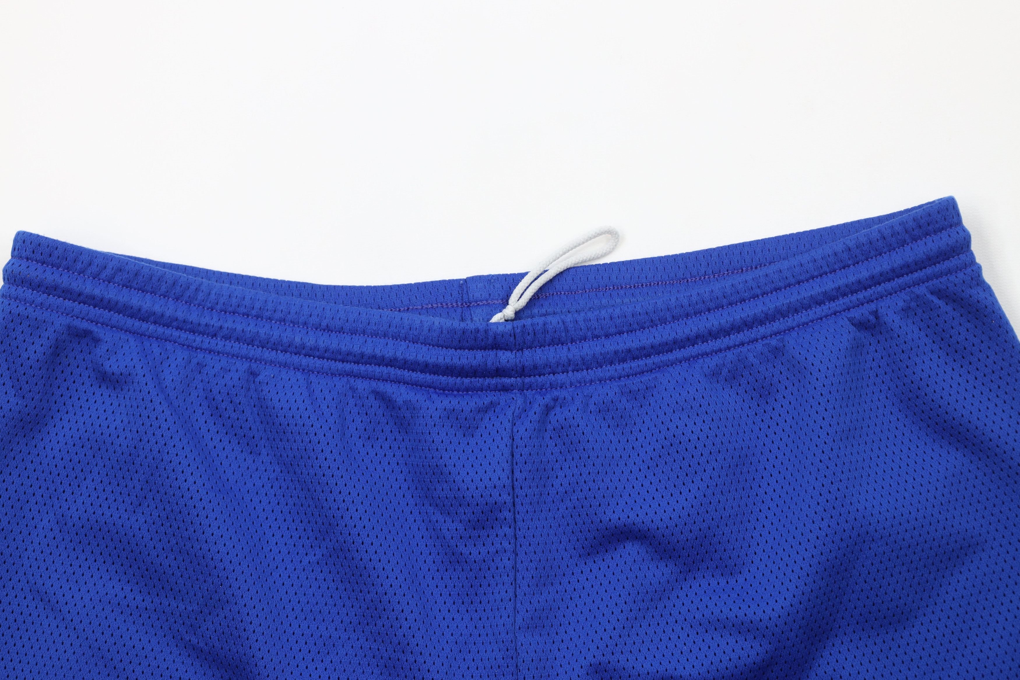 Vintage Vintage 90s Nike Travis Scott Mini Swoosh Above Knee Shorts Size US 34 / EU 50 - 2 Thumbnail