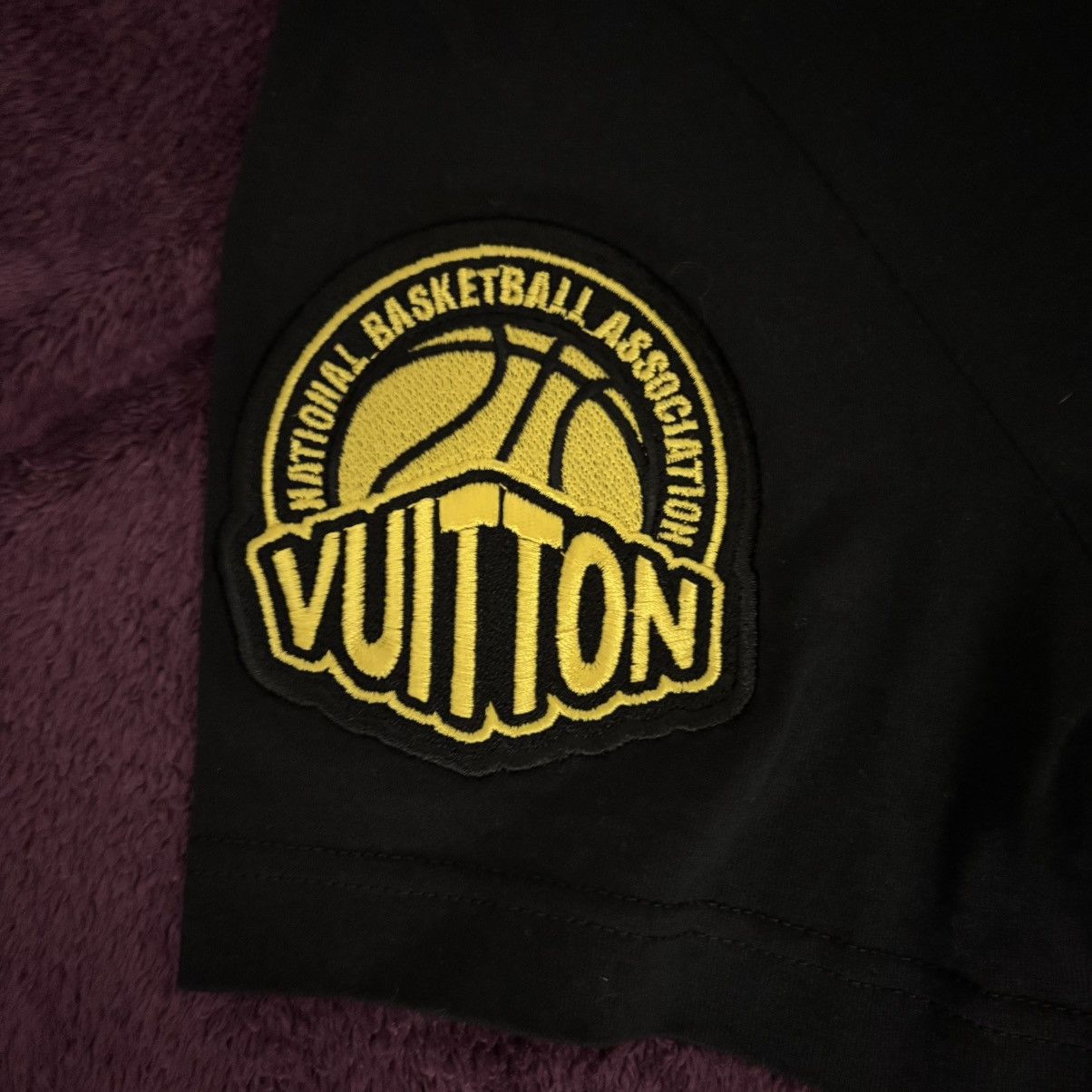Louis Vuitton × NBA Louis Vuitton NBA Patch Logo T Shirt Size US S / EU 44-46 / 1 - 5 Thumbnail