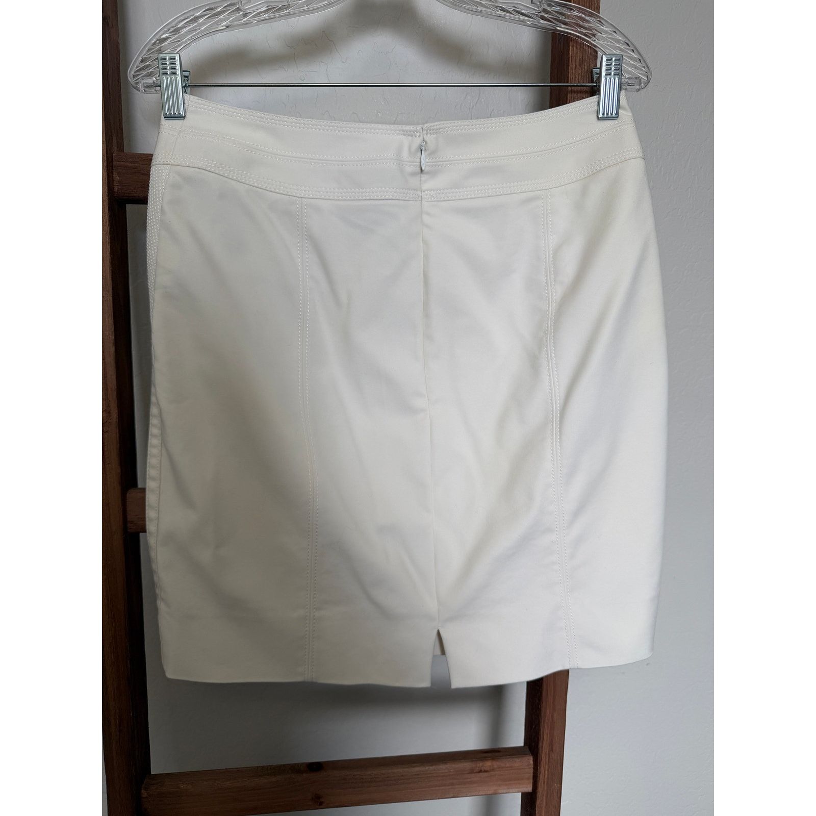 White House Black Market White House Black Market Cream Pencil Skirt \ Size 8indo Size 30" / US 8 / IT 44 - 2 Thumbnail