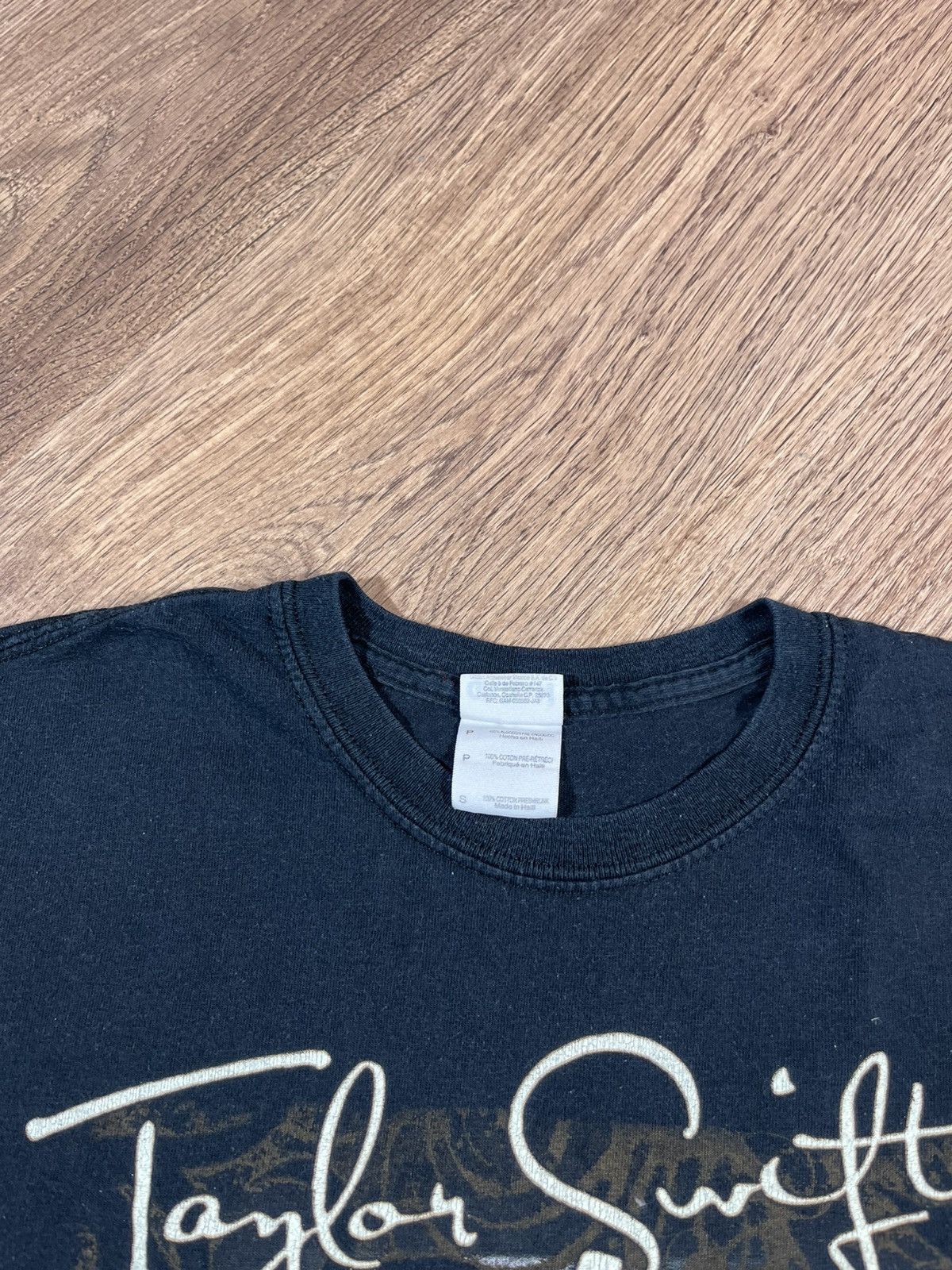 Band Tees ✌️Vintage Taylor Swift Fearless Concert Tour Tee 2009 Size US S / EU 44-46 / 1 - 3 Thumbnail