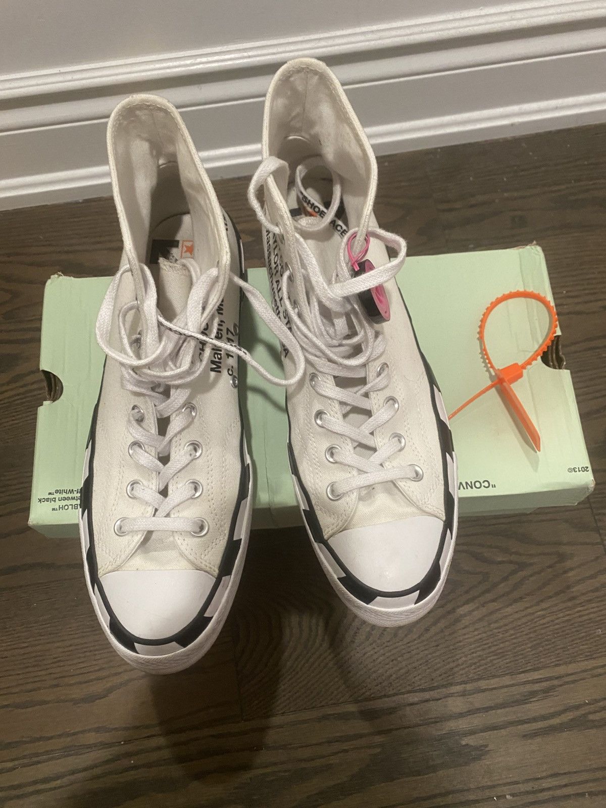 Converse off white v2 best sale