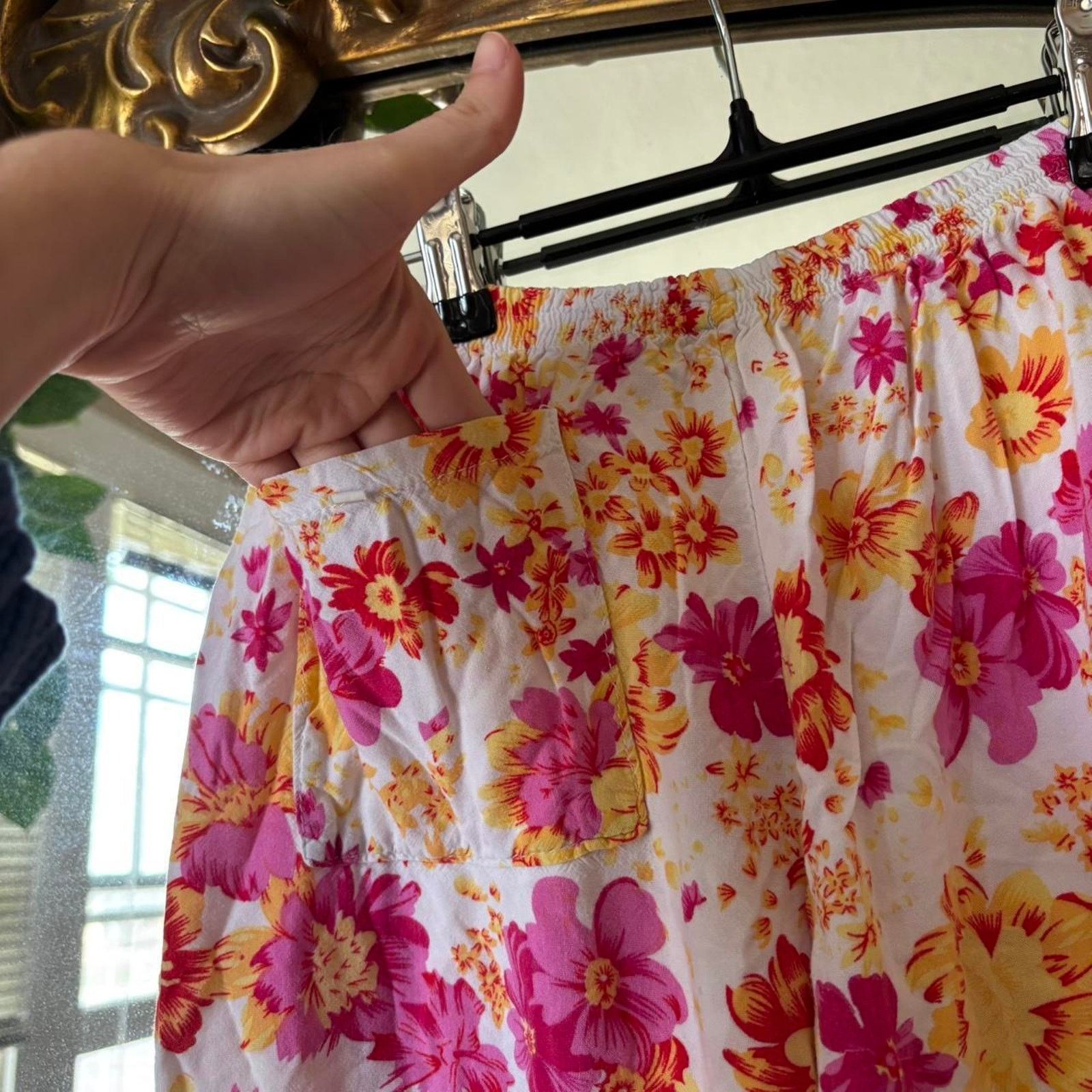 Vintage Vintage Pink Floral Capri / Bermuda Shorts Lightweight 23 Size 23" - 5 Thumbnail