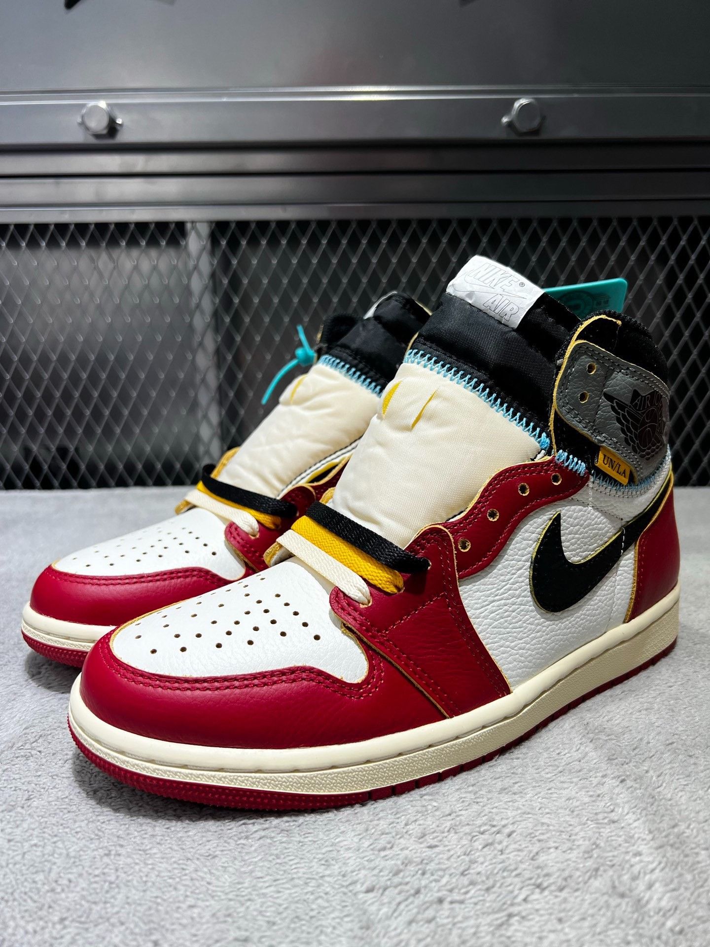 Nike Nike Red Lowtop Sneakers 40 Men Size US 7.5 / EU 40-41 - 1 Thumbnail