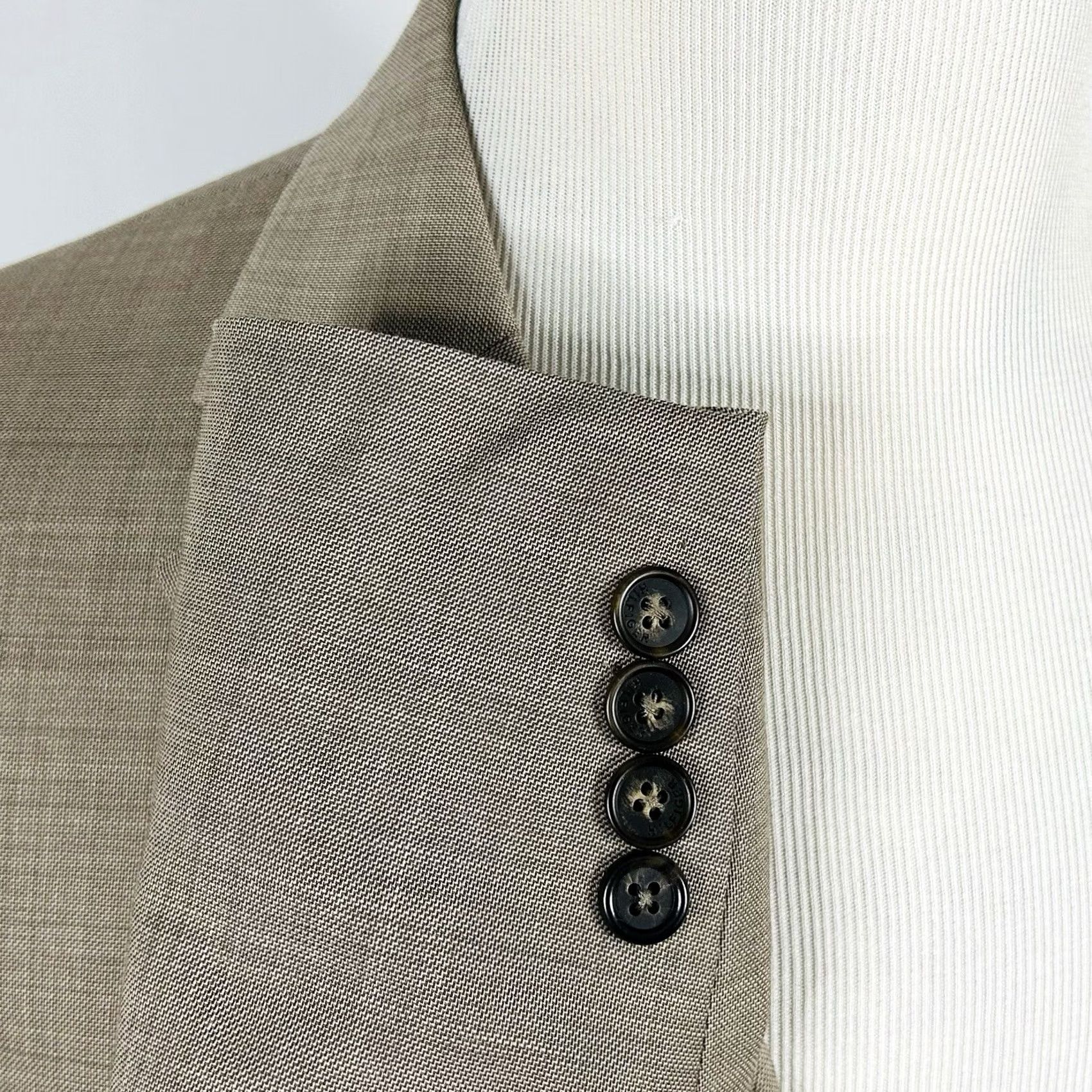 Tommy Hilfiger Tommy Hilfiger Sport Coat 46R Wool Beige Two-Button Lined Double-Vented Men’s Grade 46 Regular Navy? Size US XS / EU 42 / 0 - 5 Thumbnail