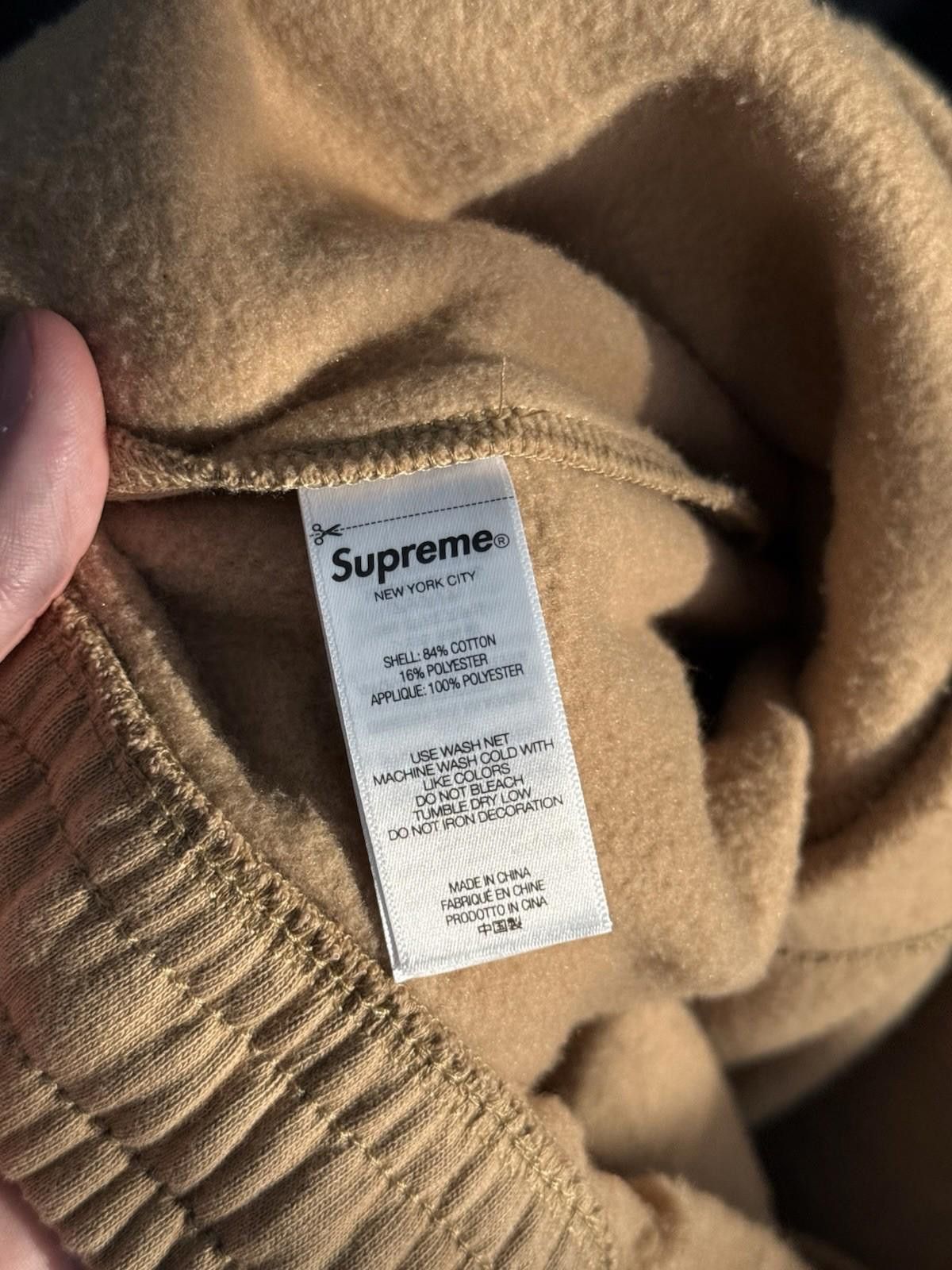 Supreme Supreme Satin Appliqué Sweatpants FW25 Brand New Size XL Tan Size US 36 / EU 52 - 9 Thumbnail