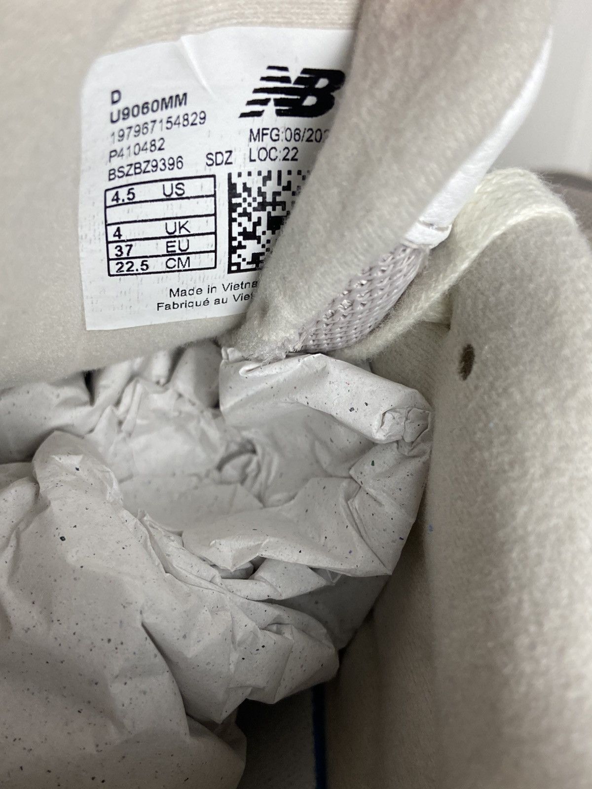 New Balance New New Balance 9060 "Moonbeam" Rare Size 4,5US Size US 4.5 / IT 34.5 - 8 Thumbnail