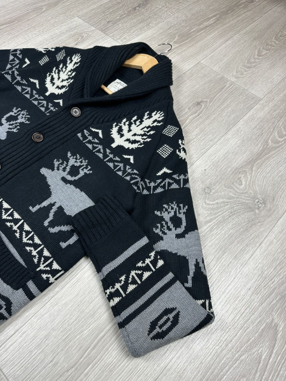 Burton Vintage Burton Deer Cardigan Sweater Knitwear Size M Size US M / EU 48-50 / 2 - 4 Thumbnail