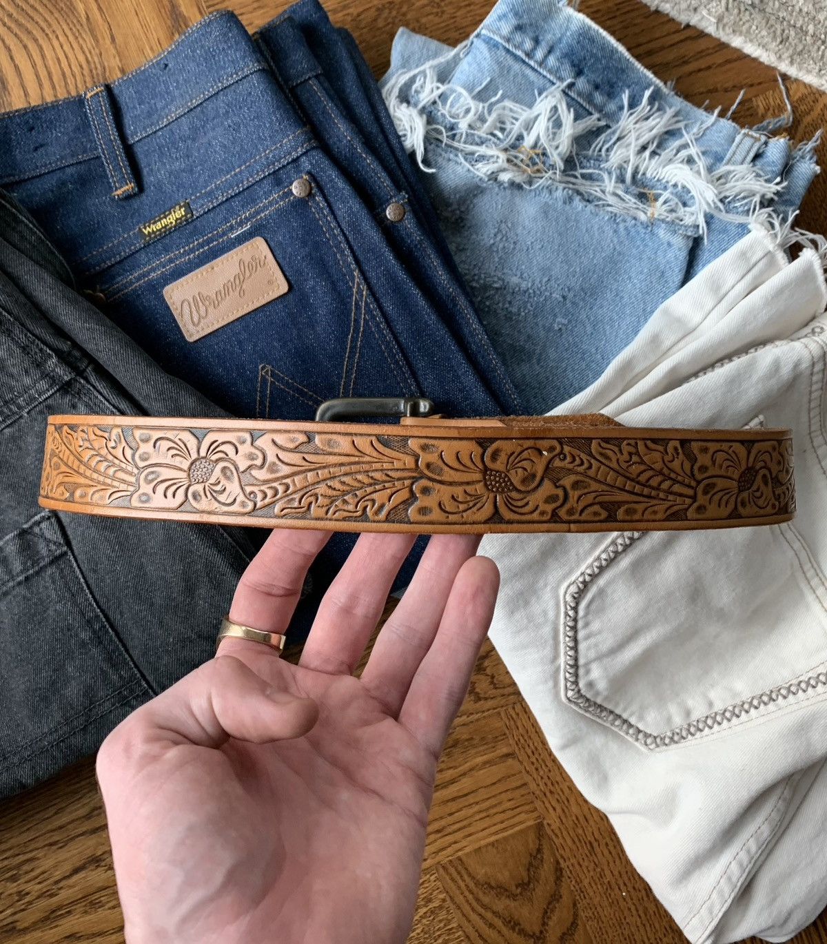 Vintage Vintage Tooled Leather Belt Boho Hippie 70s USA Floral Mens Size ONE SIZE - 2 Thumbnail