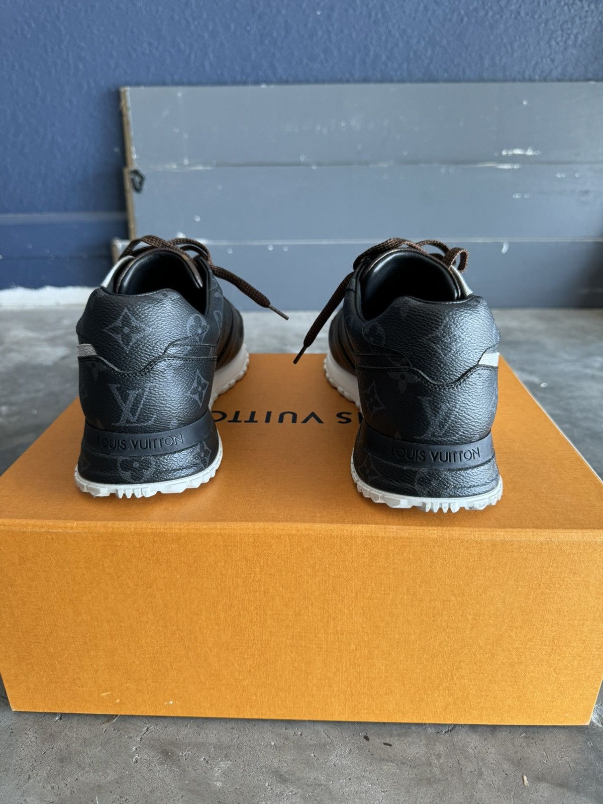 Louis Vuitton LOUIS VUITTON Run Away Sneakers Size US 9 / EU 42 - 3 Thumbnail