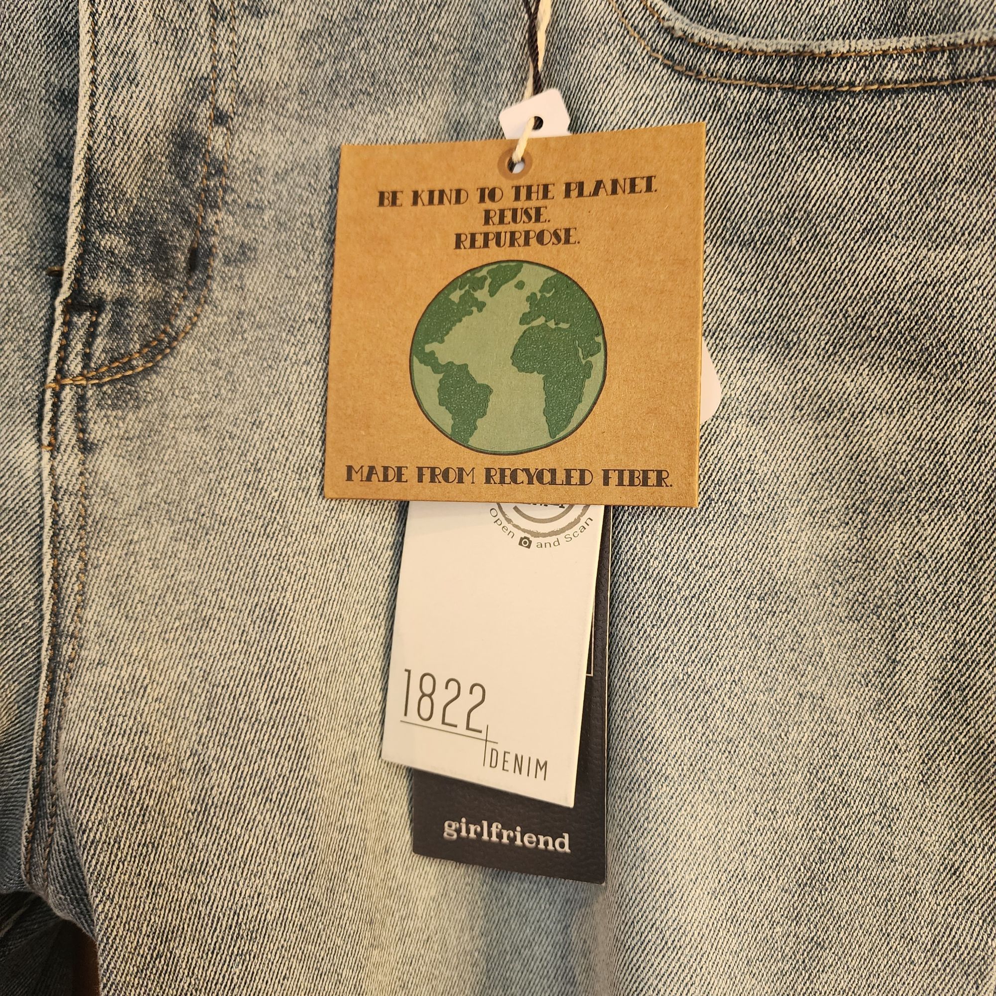 Other 1822 Denim GirlFriend raw Hem Light wash Jeans Womens Size 1 Size 38" / US 16 / IT 52 - 4 Thumbnail