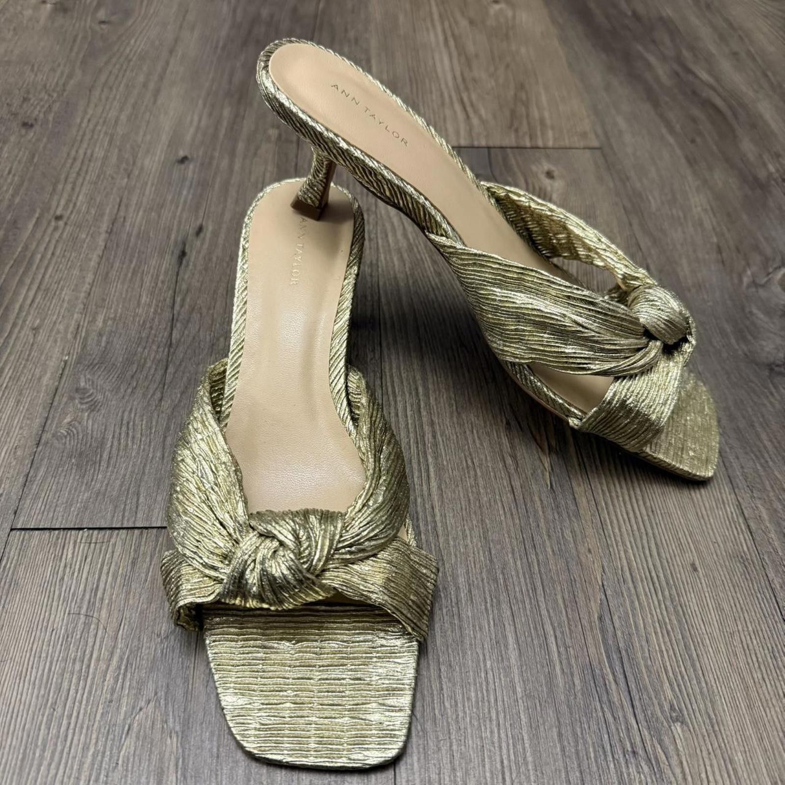 Ann Taylor Ann Taylor Glamour Coquette Y2K Gold Metallic Kitten Heel Size US 8.5 / IT 38.5 - 1 Thumbnail