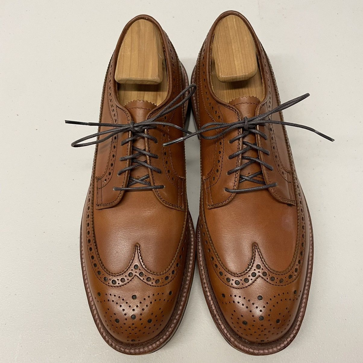 Alden × J.Crew Long Wingtip Bluchers Tobacco Leather Size US 7 / EU 40 - 4 Thumbnail