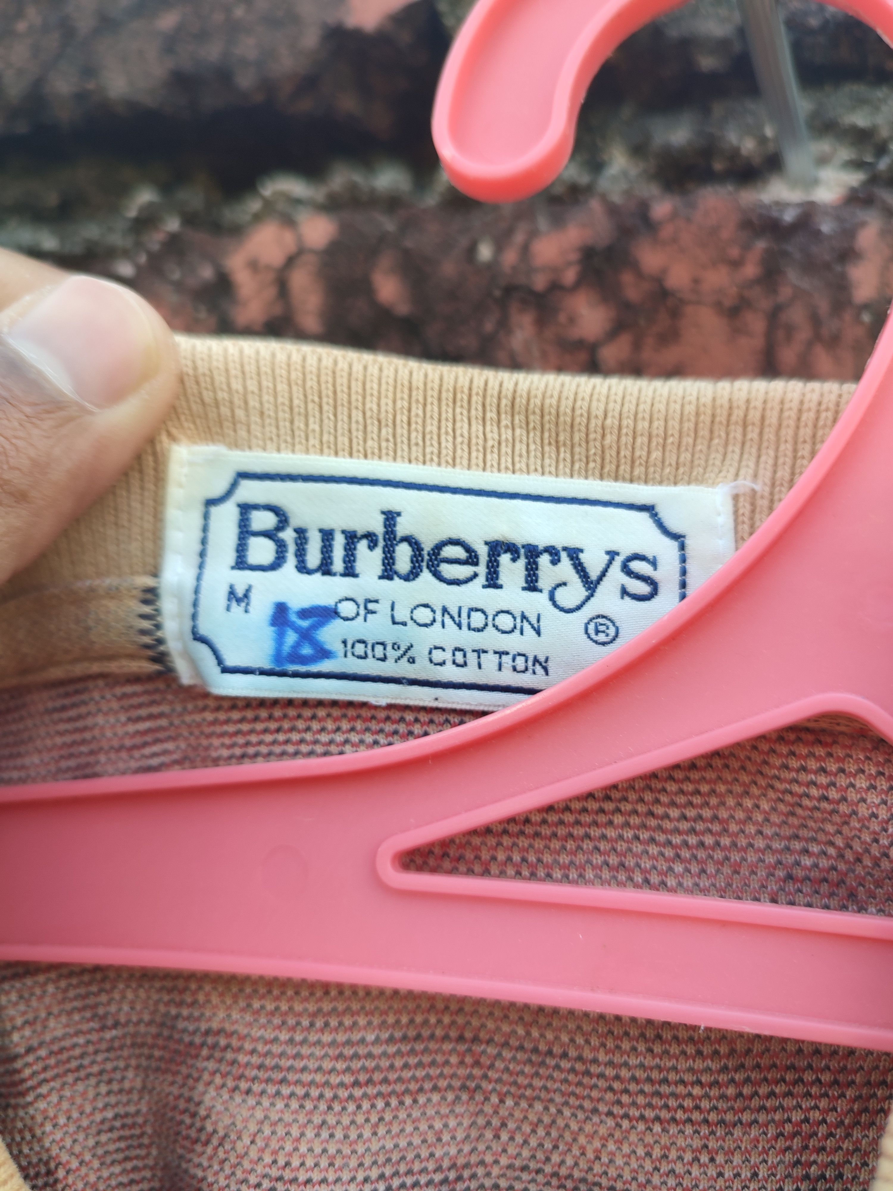 Burberry VINTAGE BURBERRYS NOVACHECK TSHIRT Size US M / EU 48-50 / 2 - 7 Thumbnail