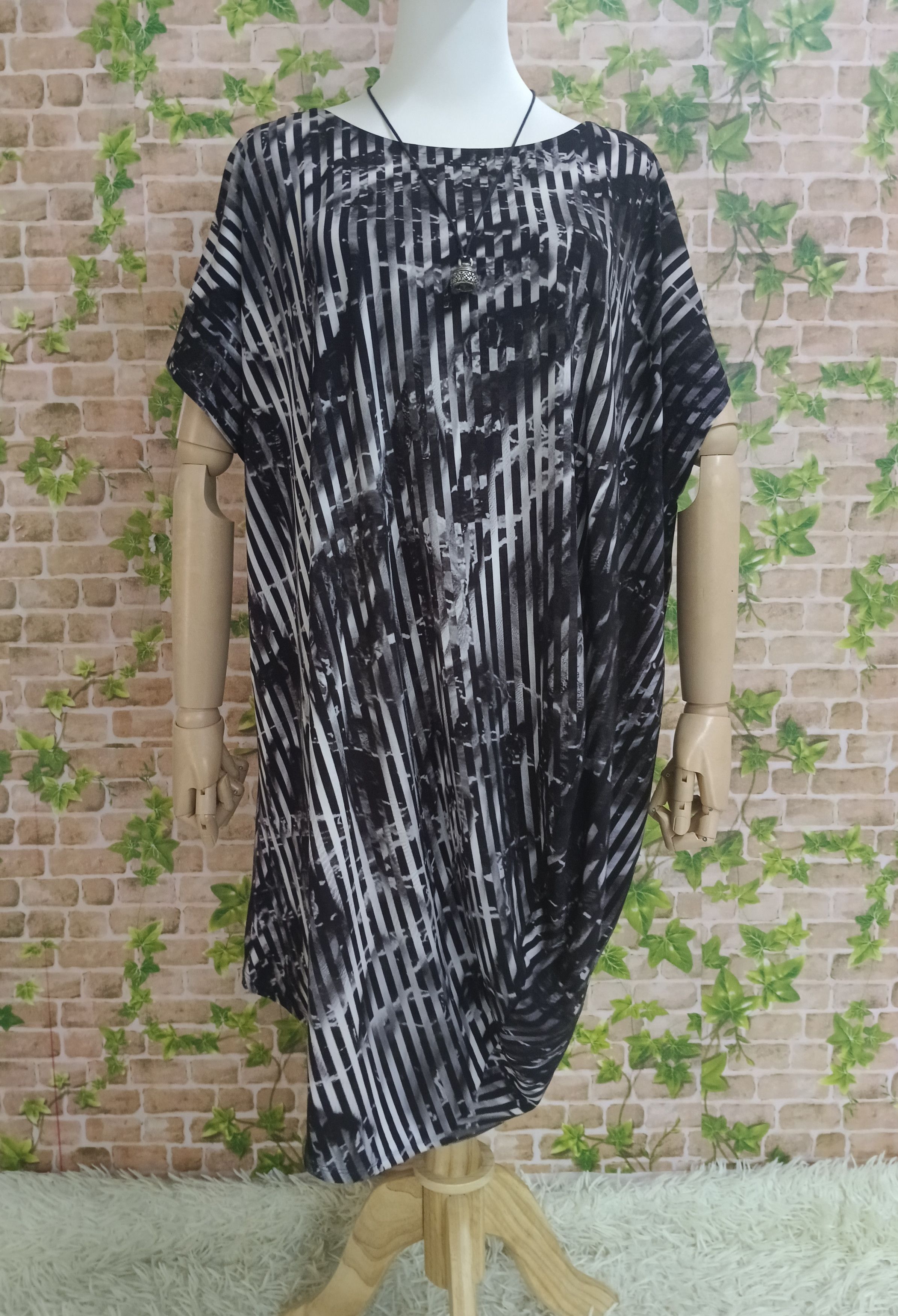 Issey Miyake ISSEY MIYAKE GRAPHIC STRIPE DRAPED TUNIC MID DRESS Size M / US 6-8 / IT 42-44 - 2 Thumbnail