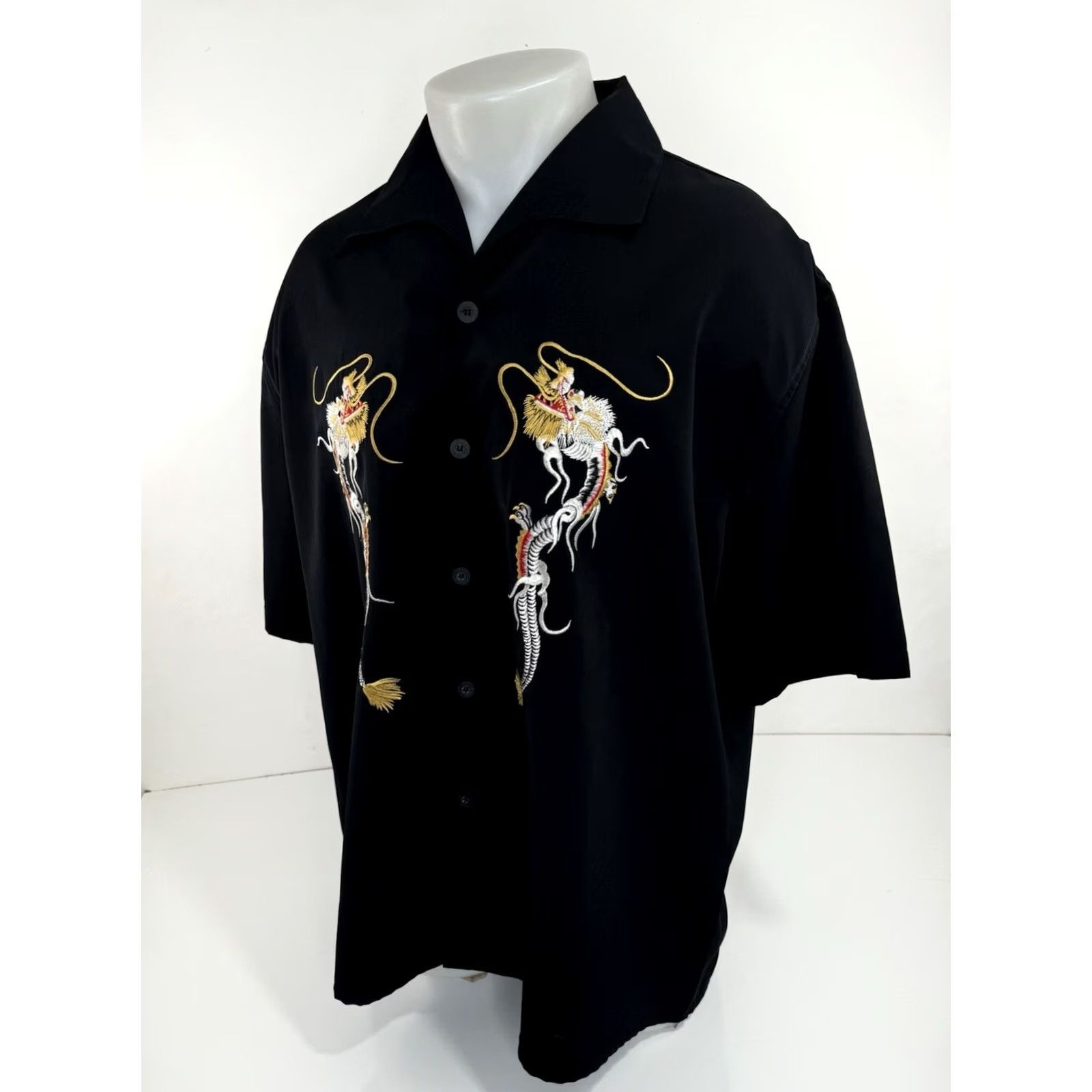Vintage DRAGONFLY ASIAN DRAGON SERPENT Embroidered XL Shirt Men Short Sleeve Button-Up Black XS? XL not XS - XL Shirt Men Embroidered Dragonfly Size US XL / EU 56 / 4 - 2 Thumbnail