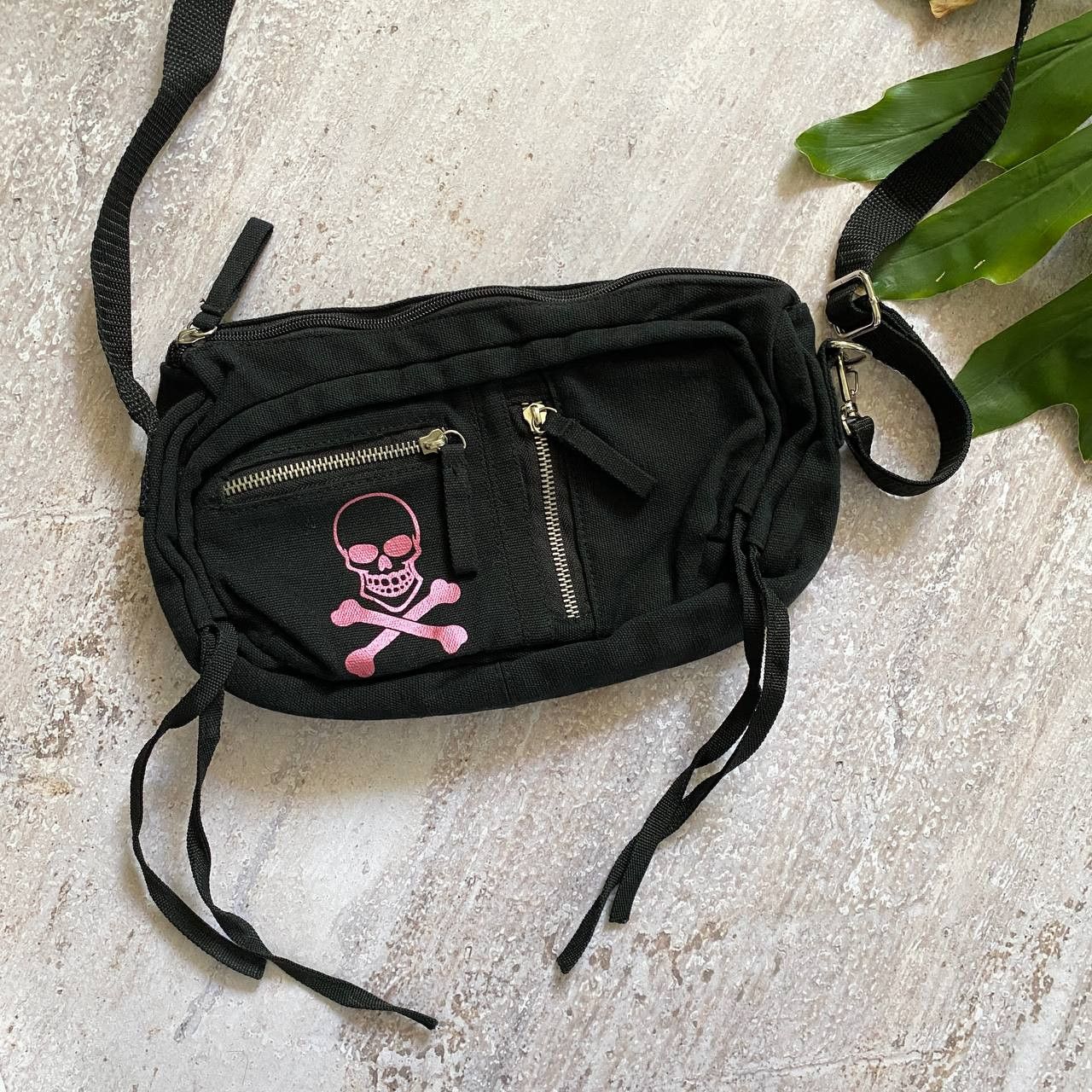 If Six Was Nine VINTAGE Y2K EMO GOTHIC HYPE CROSSBODY MINI BAG Size ONE SIZE - 2 Thumbnail