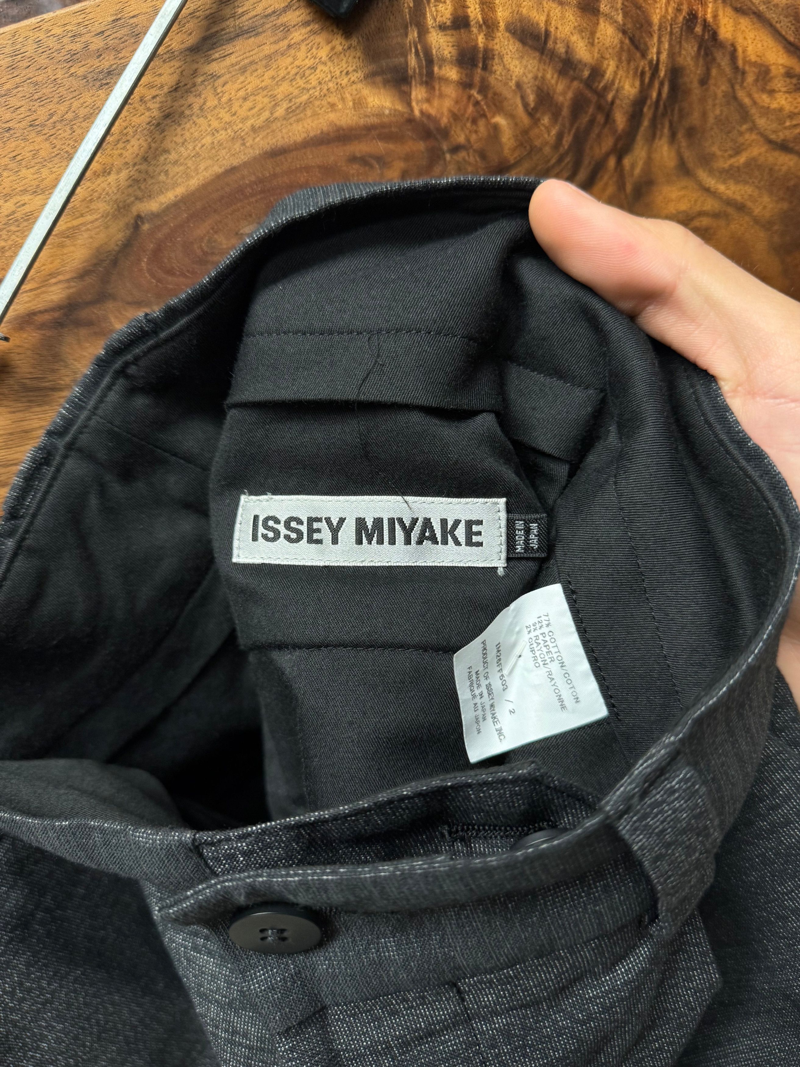 Issey Miyake Issey Miyake Flared Leg Black Pleated Trousers Size 26" / US 2 / IT 38 - 3 Thumbnail