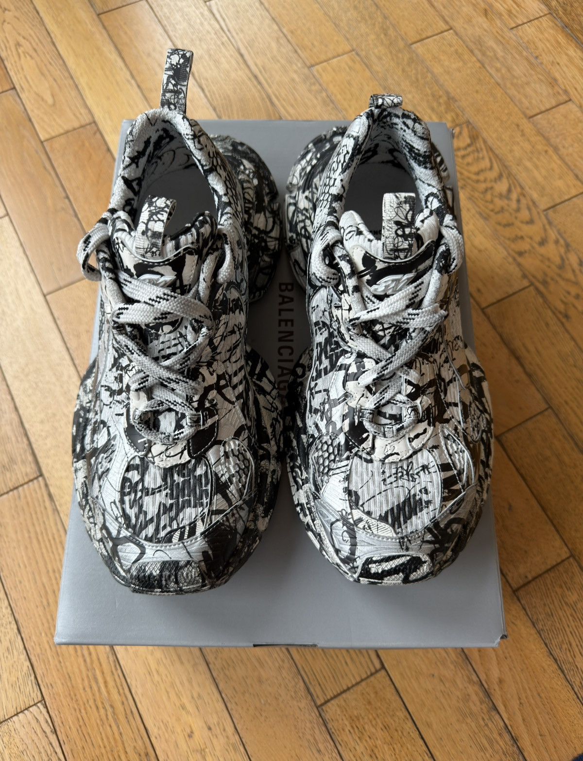Balenciaga BALENCIAGA DEMNA SNEAKERS 3XL EXTREME GRAFFITI SIZE 42 Size US 8.5 / EU 41-42 - 1 Thumbnail