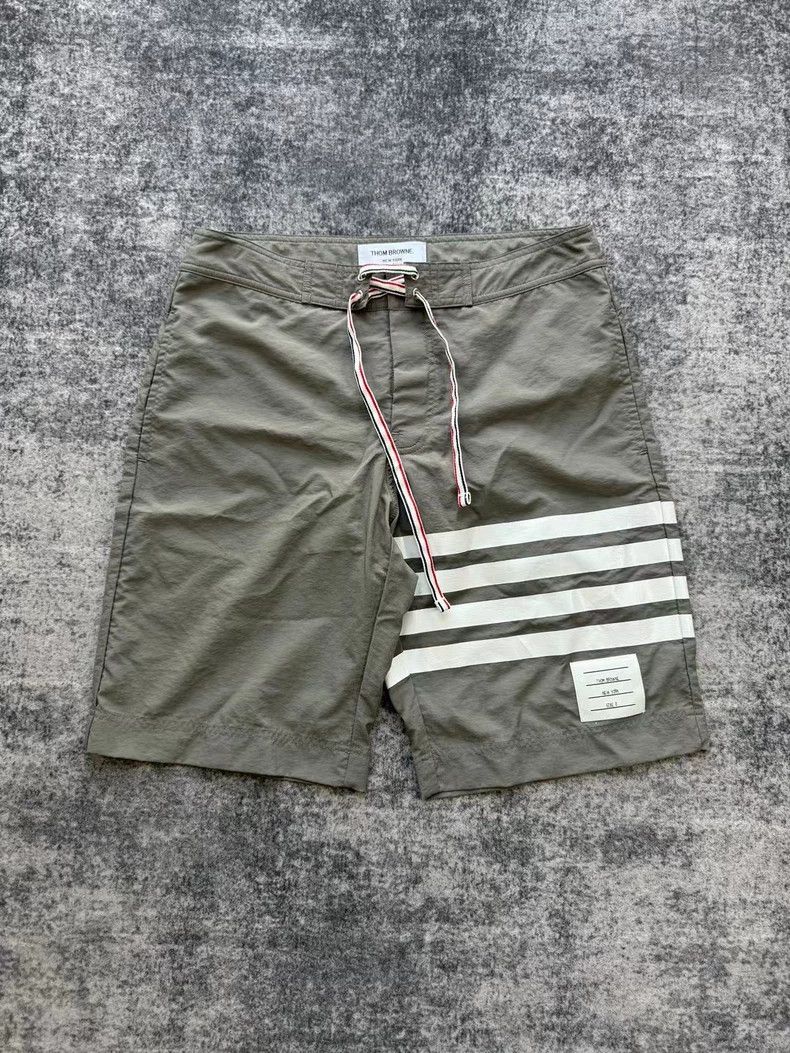 Thom Browne Thom Browne size0 Gray beach shorts Size US 26 / EU 42 - 1 Thumbnail