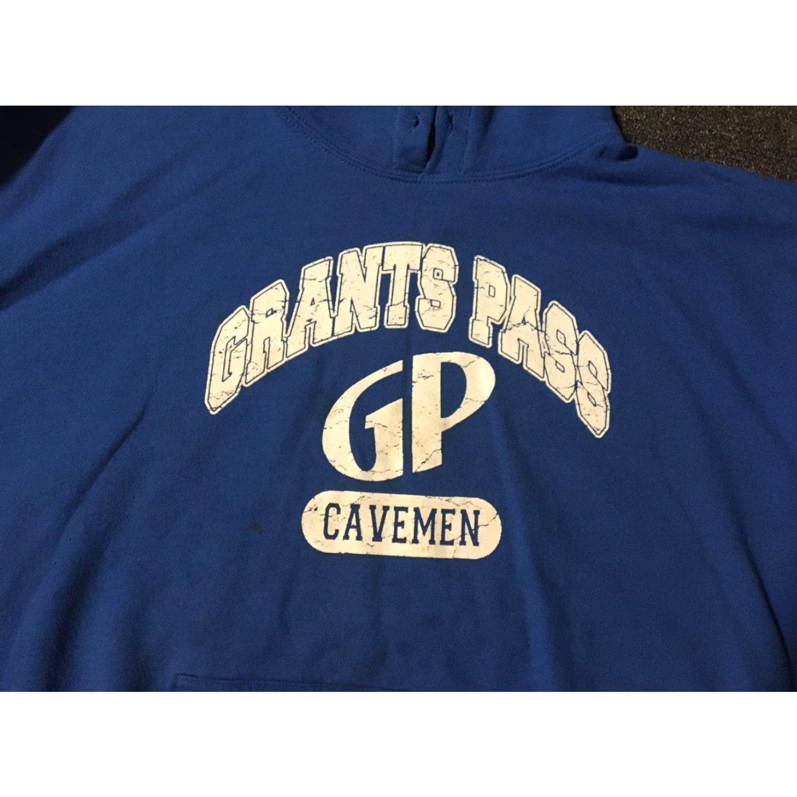 Vintage VINTAGE Grants Pass Cavemen Faded Hoodie XL Blue USA 90s Grunge Biker School Track & Field Mens Sweatshirt Size US XL / EU 56 / 4 - 4 Thumbnail
